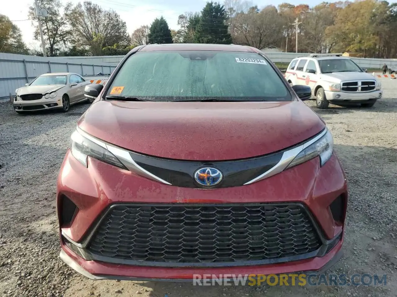 5 Photograph of a damaged car 5TDXSKFC4RS112915 TOYOTA SIENNA 2024