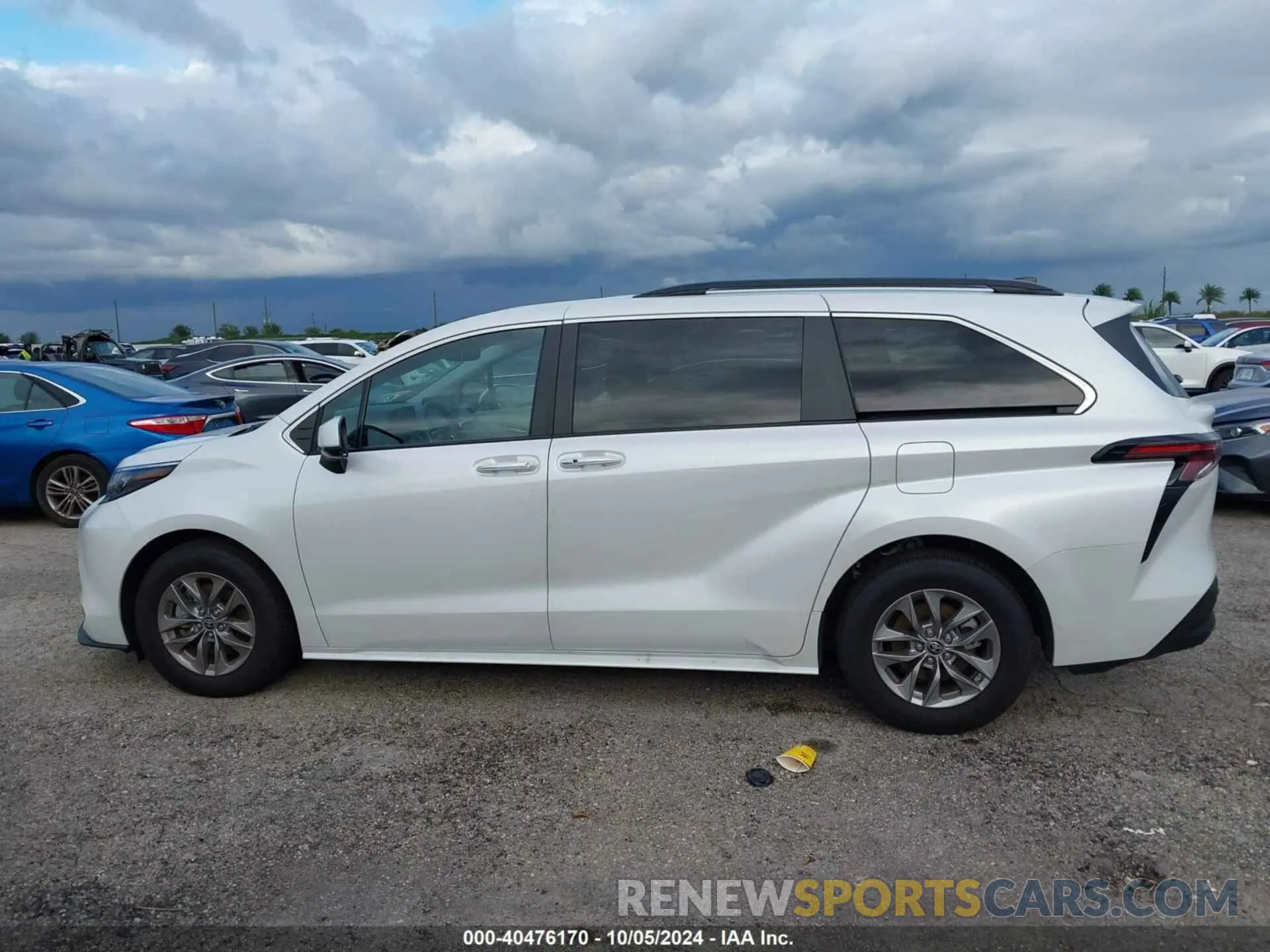 14 Photograph of a damaged car 5TDYRKEC1RS184639 TOYOTA SIENNA 2024