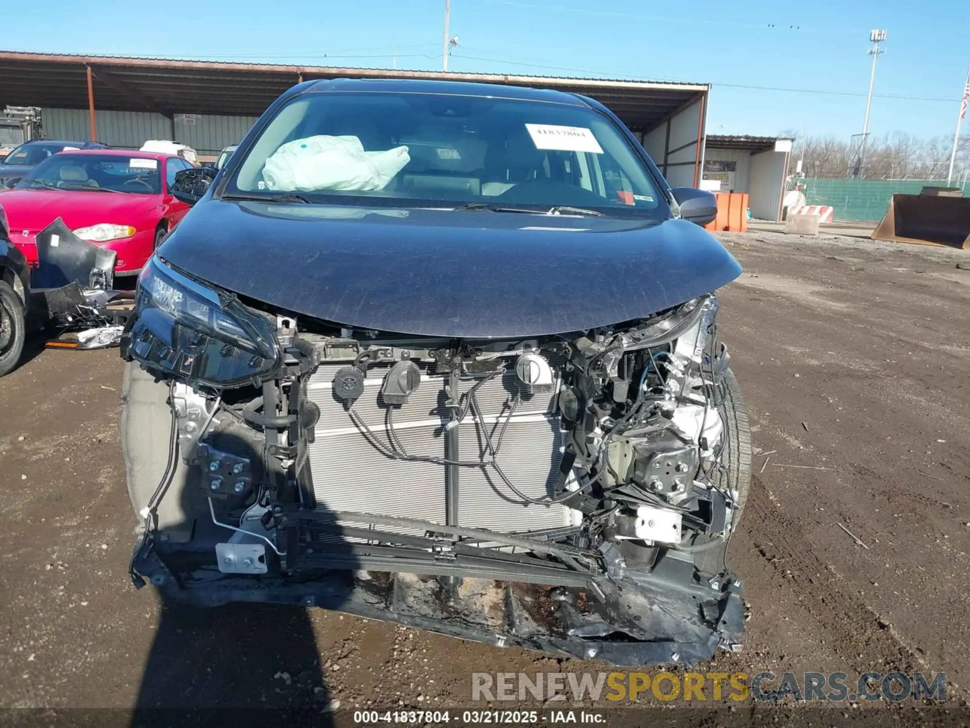 13 Photograph of a damaged car 5TDYRKEC3RS218404 TOYOTA SIENNA 2024