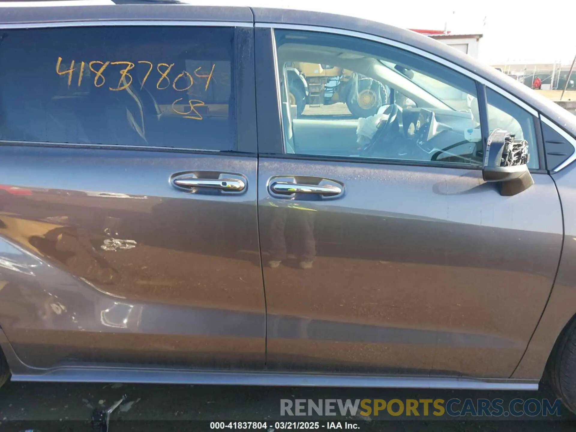 14 Photograph of a damaged car 5TDYRKEC3RS218404 TOYOTA SIENNA 2024