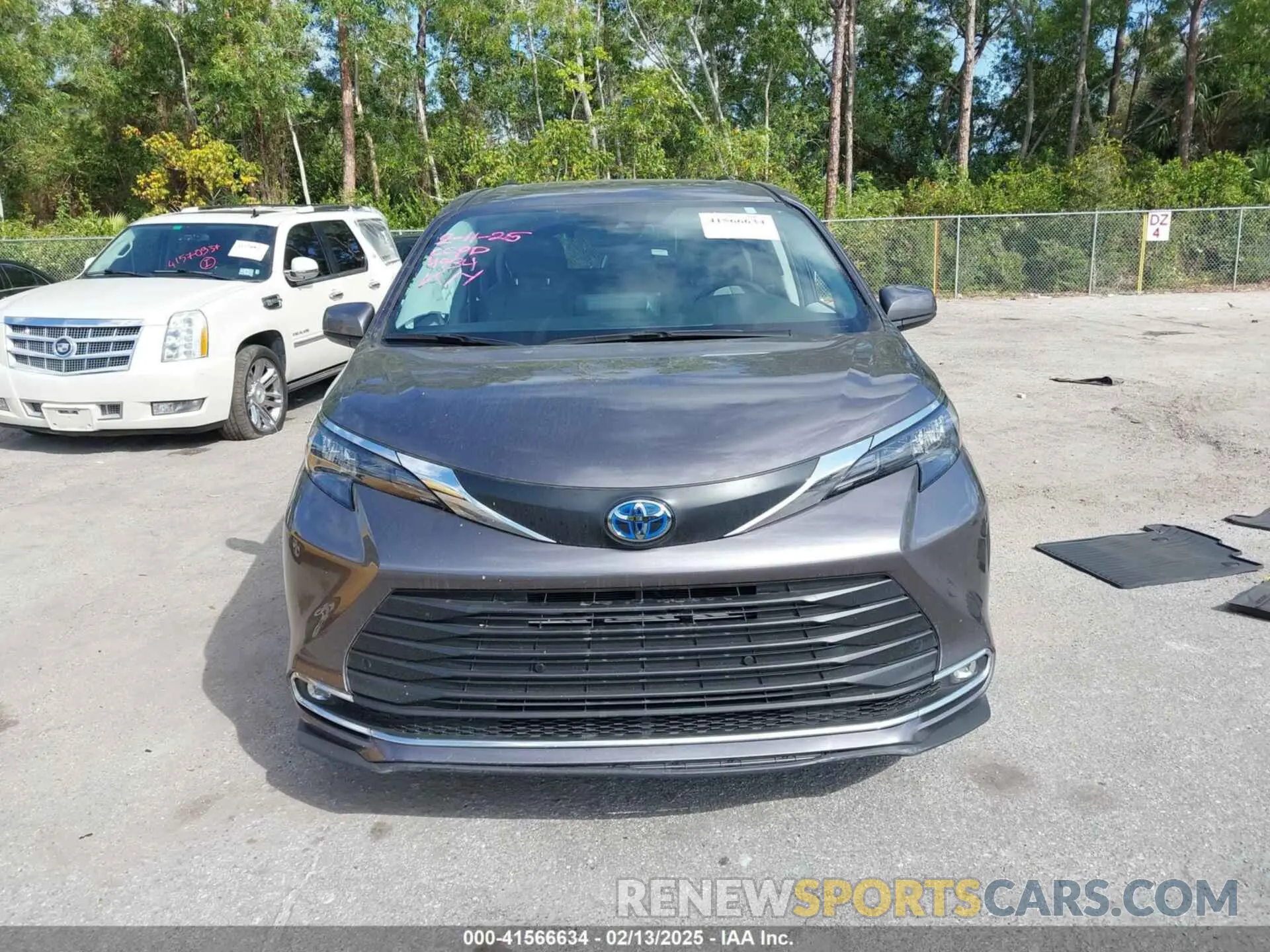 12 Фотография поврежденного автомобиля 5TDYRKEC7RS224934 TOYOTA SIENNA 2024