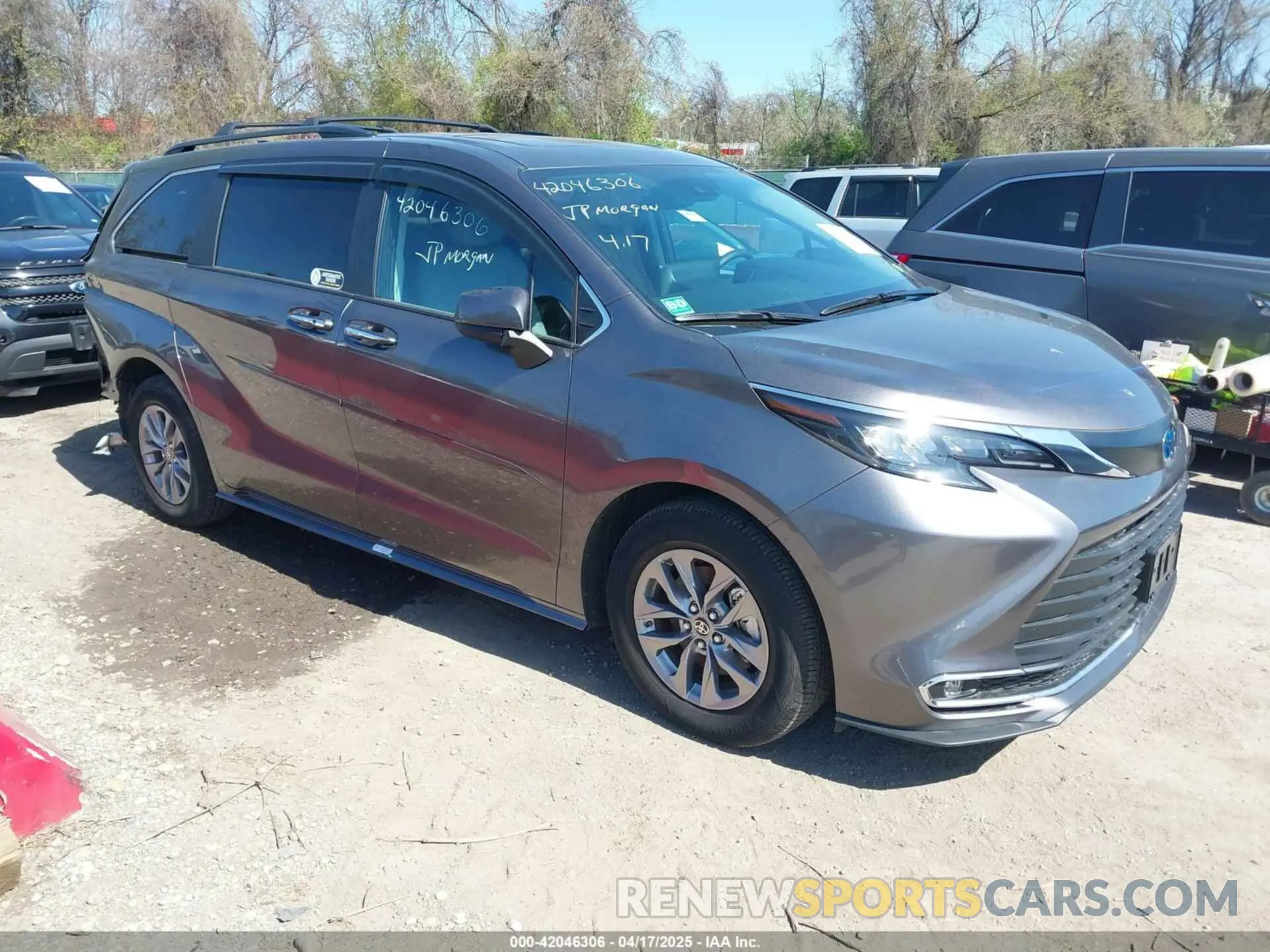 1 Фотография поврежденного автомобиля 5TDYSKFC1RS149845 TOYOTA SIENNA 2024