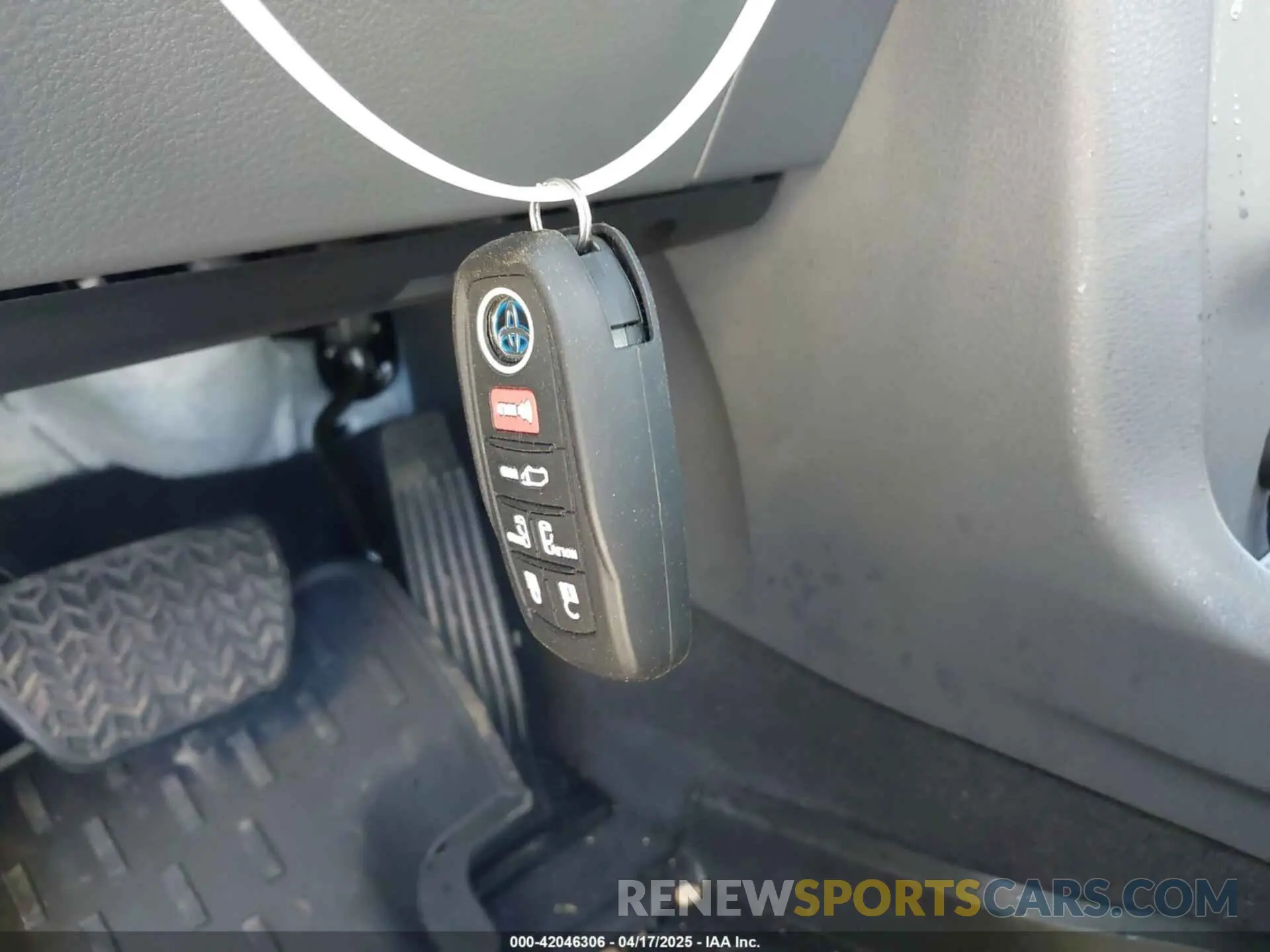 11 Фотография поврежденного автомобиля 5TDYSKFC1RS149845 TOYOTA SIENNA 2024