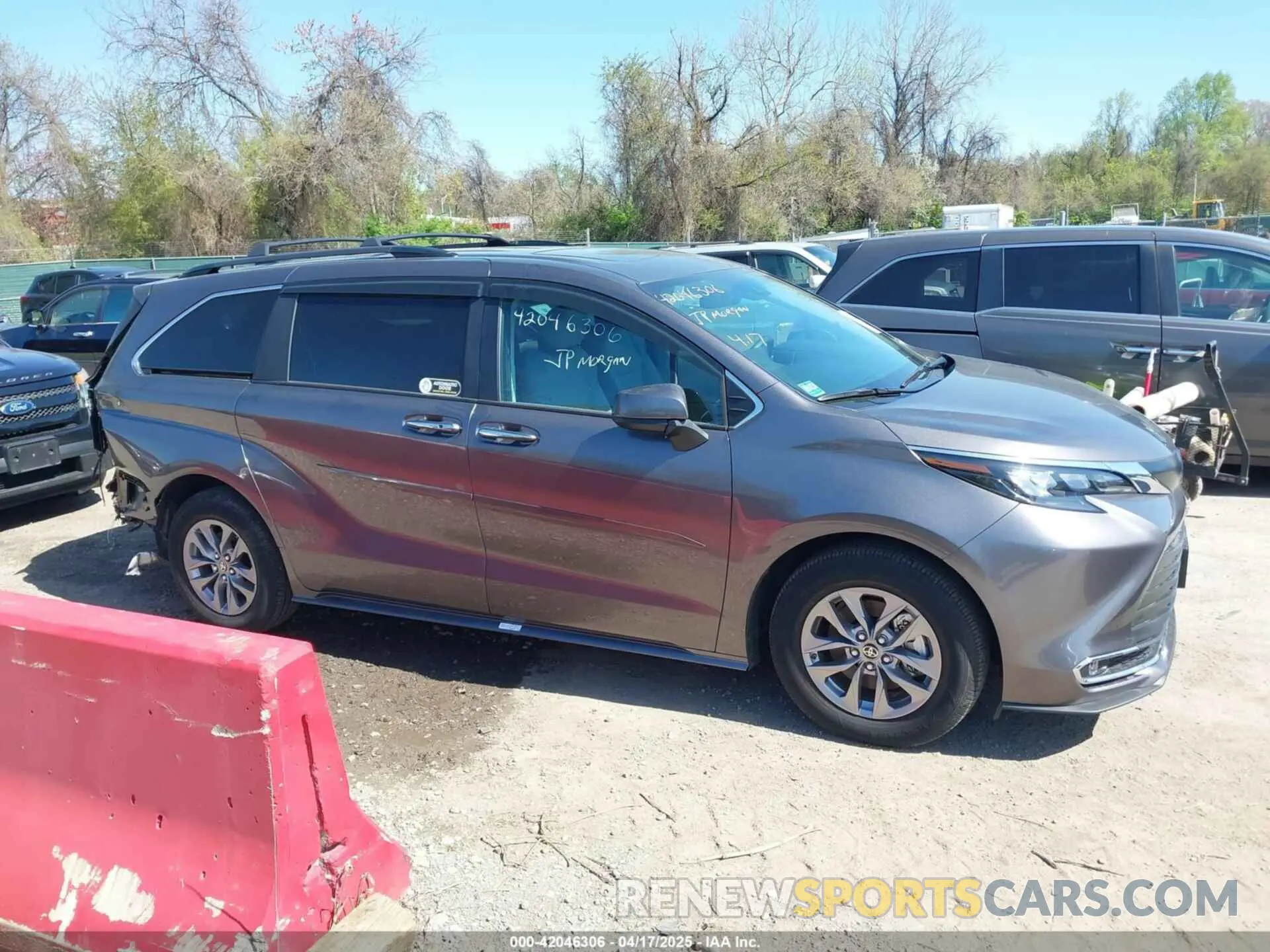13 Фотография поврежденного автомобиля 5TDYSKFC1RS149845 TOYOTA SIENNA 2024