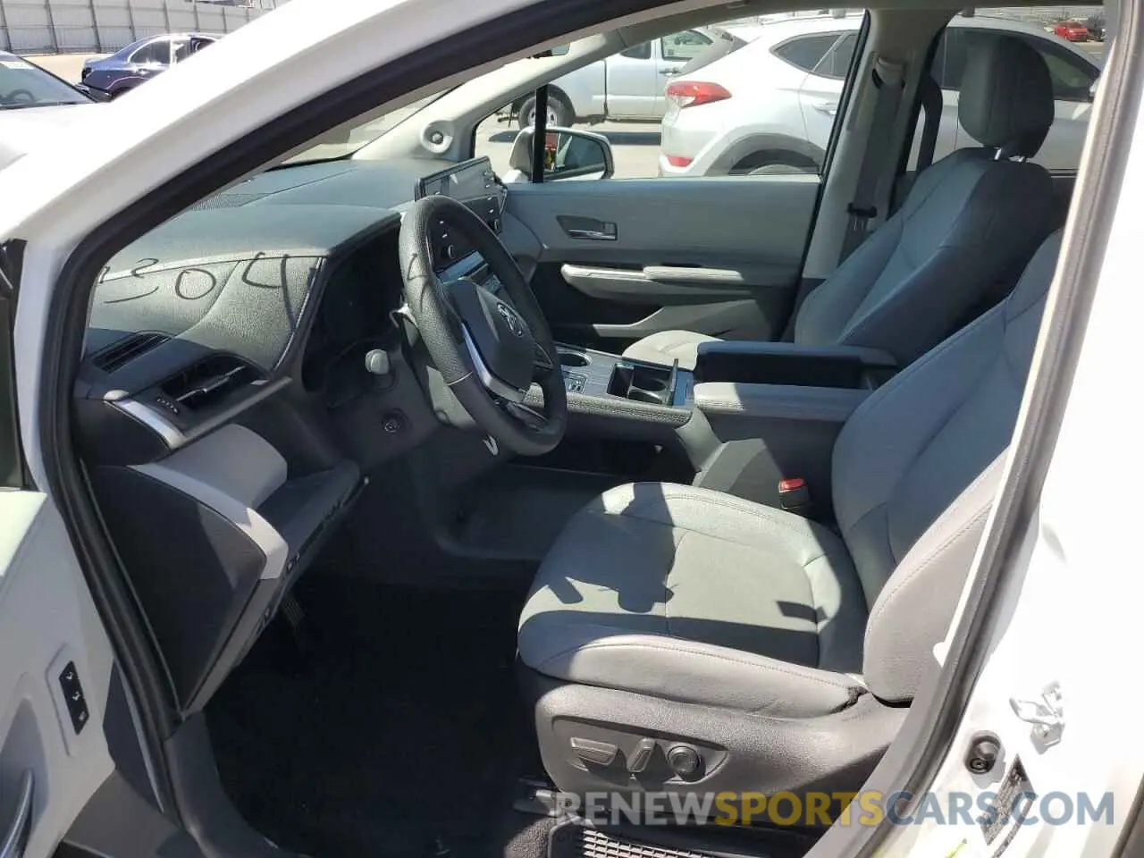 7 Photograph of a damaged car 5TDZRKEC1RS187559 TOYOTA SIENNA 2024
