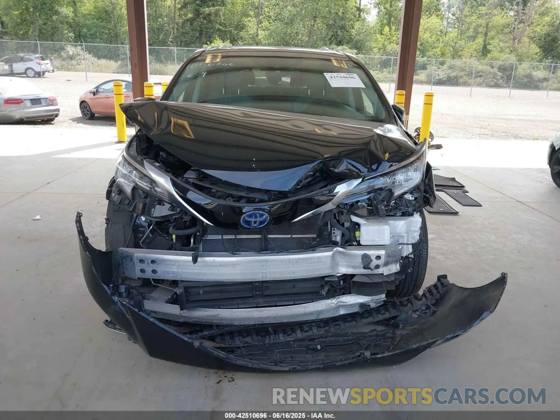 12 Фотография поврежденного автомобиля 5TDZSKFC2RS125364 TOYOTA SIENNA 2024