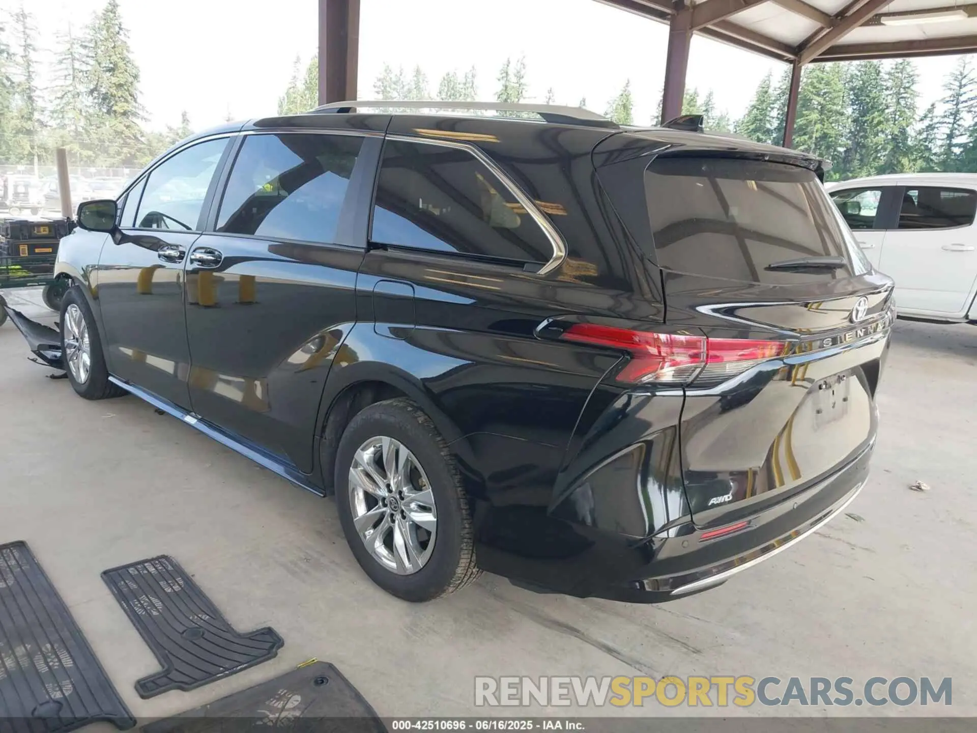 3 Фотография поврежденного автомобиля 5TDZSKFC2RS125364 TOYOTA SIENNA 2024