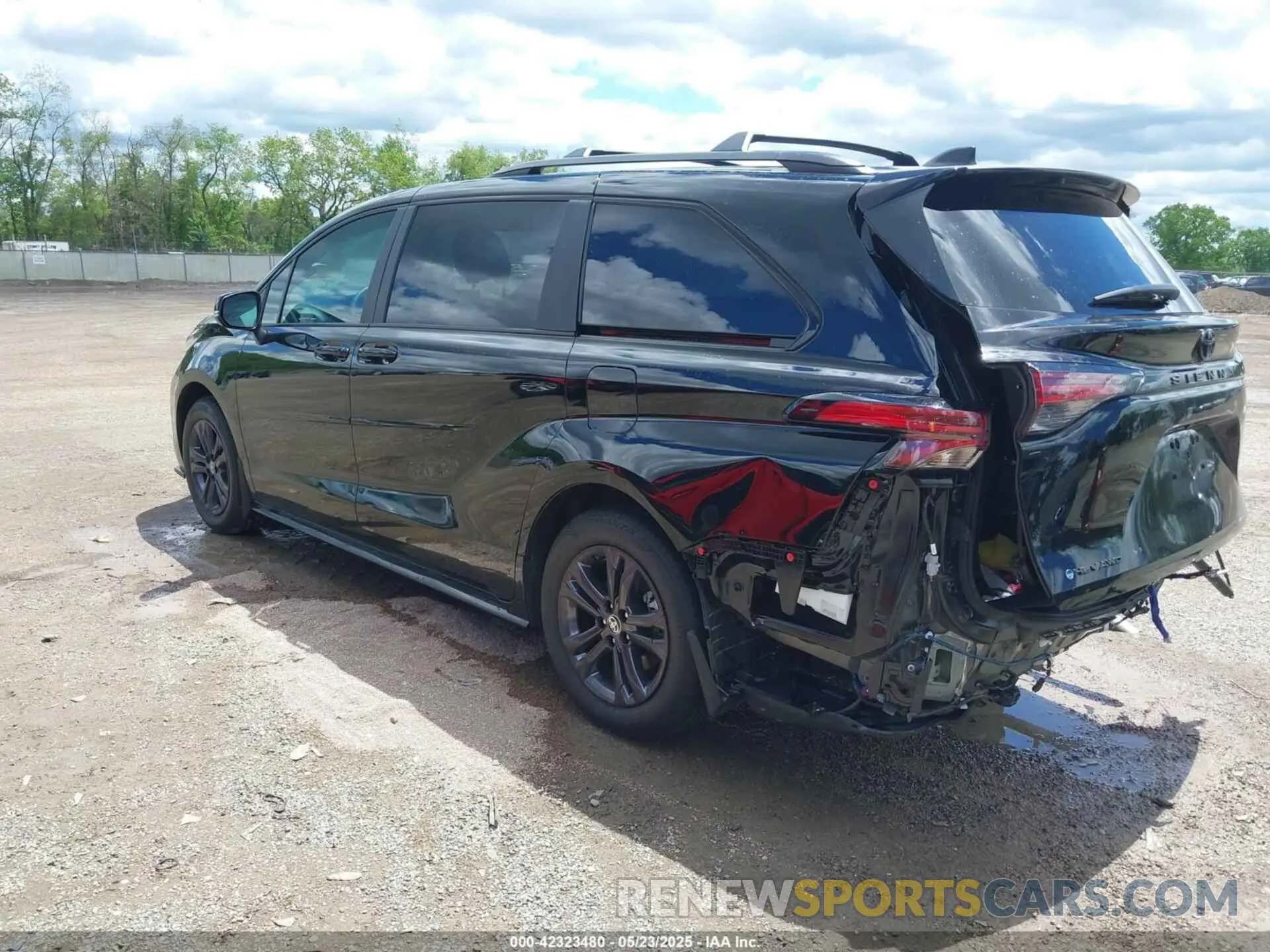 3 Фотография поврежденного автомобиля 5TDCSKFCXSS156213 TOYOTA SIENNA 2025