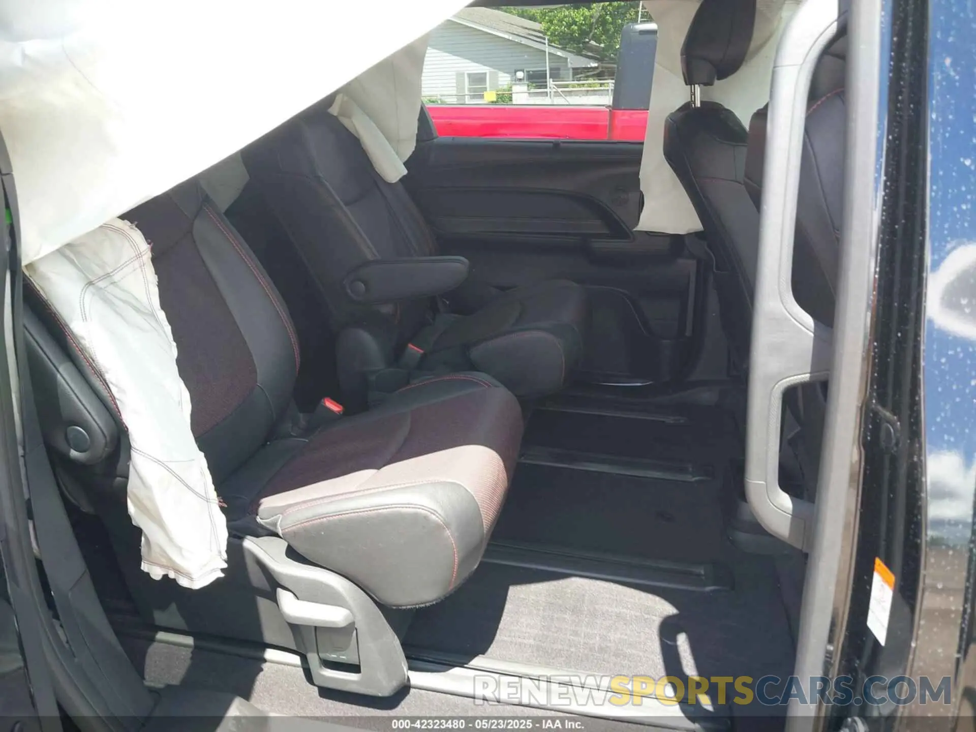 8 Фотография поврежденного автомобиля 5TDCSKFCXSS156213 TOYOTA SIENNA 2025