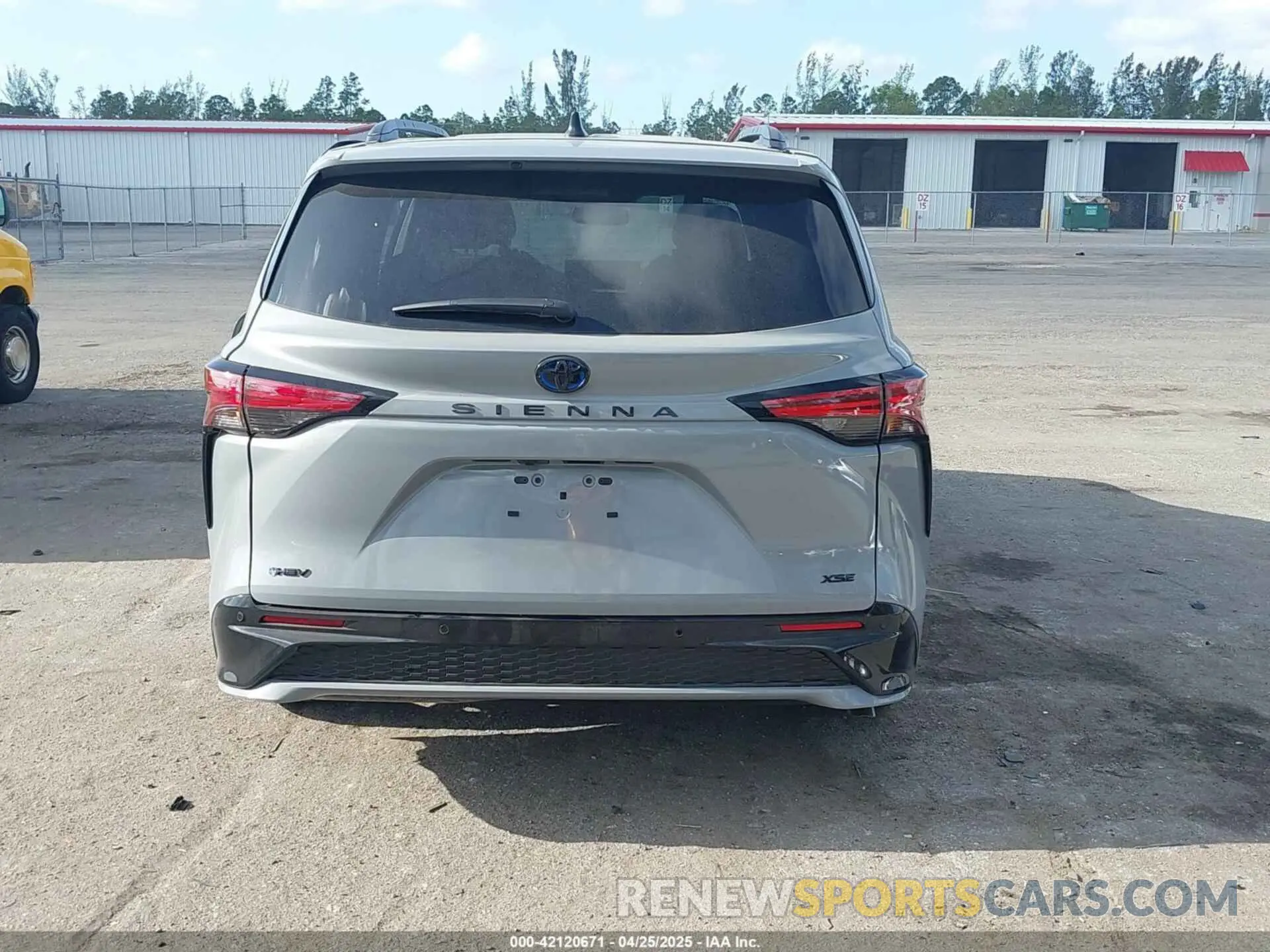 17 Фотография поврежденного автомобиля 5TDDRKEC5SS252980 TOYOTA SIENNA 2025