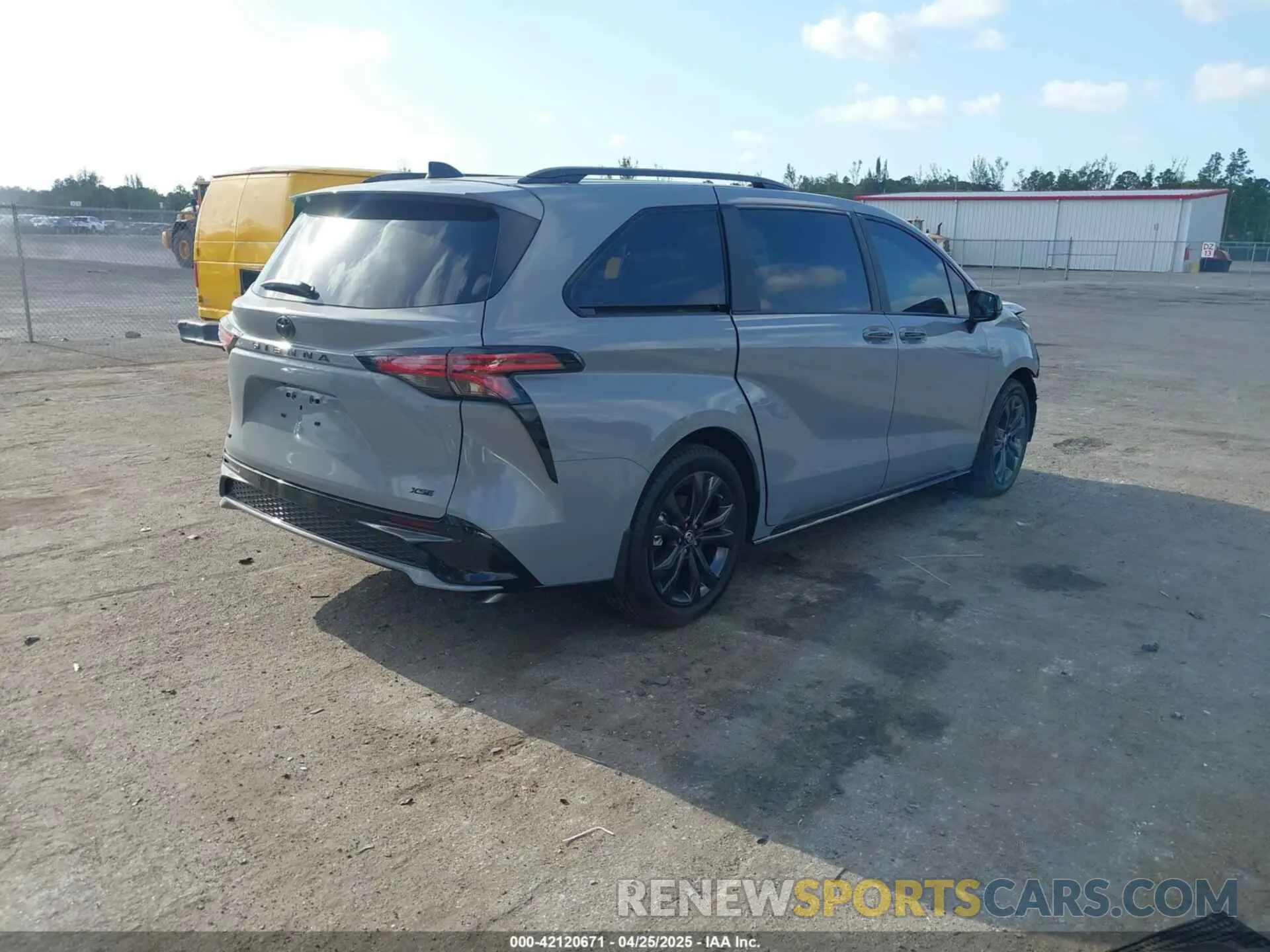 4 Фотография поврежденного автомобиля 5TDDRKEC5SS252980 TOYOTA SIENNA 2025