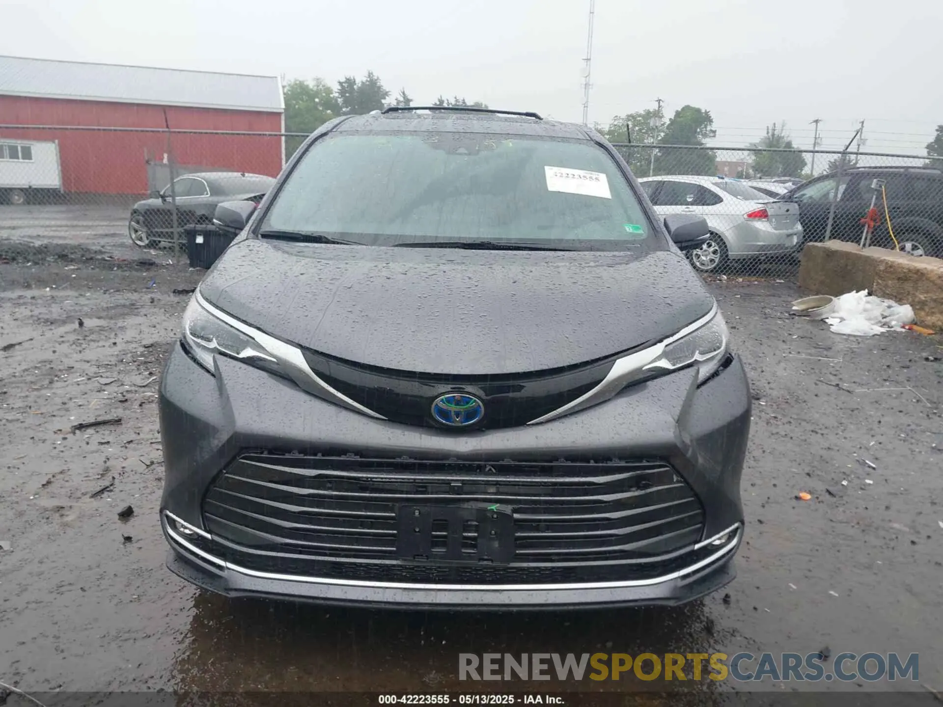 12 Photograph of a damaged car 5TDESKFC7SS171311 TOYOTA SIENNA 2025