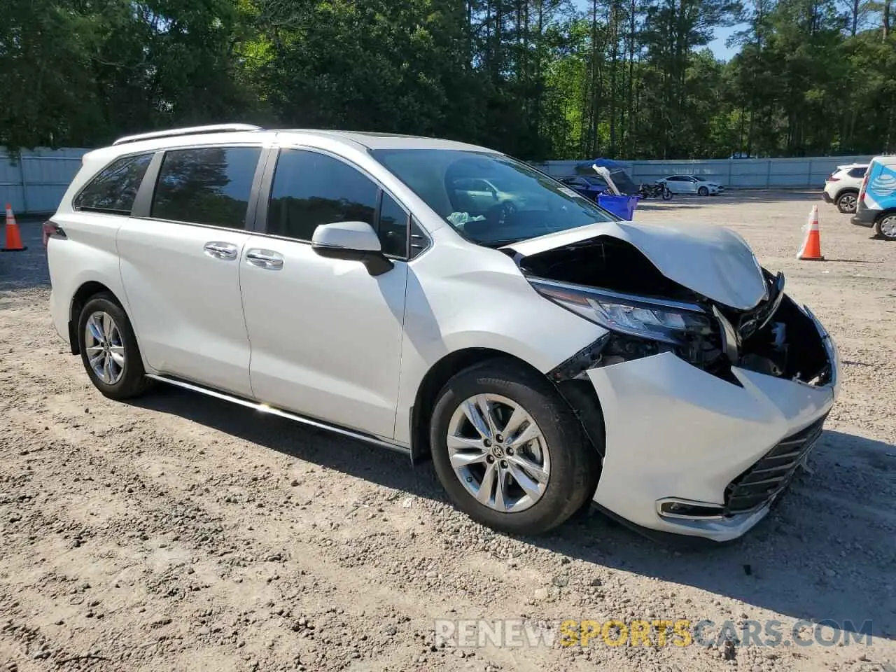 4 Photograph of a damaged car 5TDZRKEC9SS226758 TOYOTA SIENNA 2025