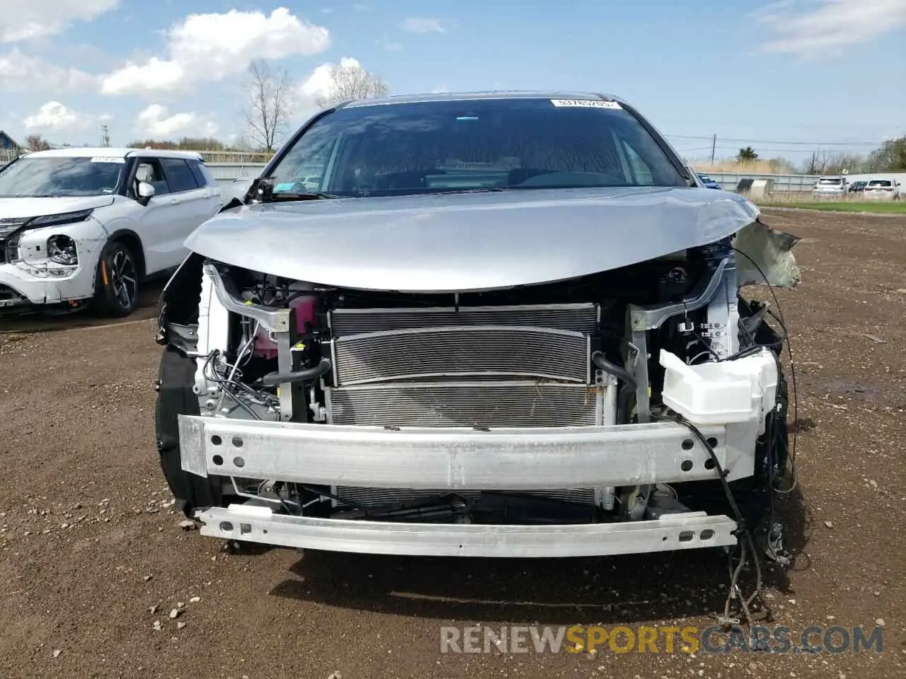 5 Photograph of a damaged car 5TDZSKFC2SS164445 TOYOTA SIENNA 2025