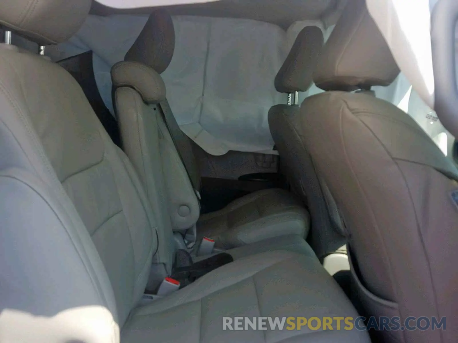 6 Photograph of a damaged car 5TDKZ3DC8KS013051 TOYOTA SIENNA LE 2019