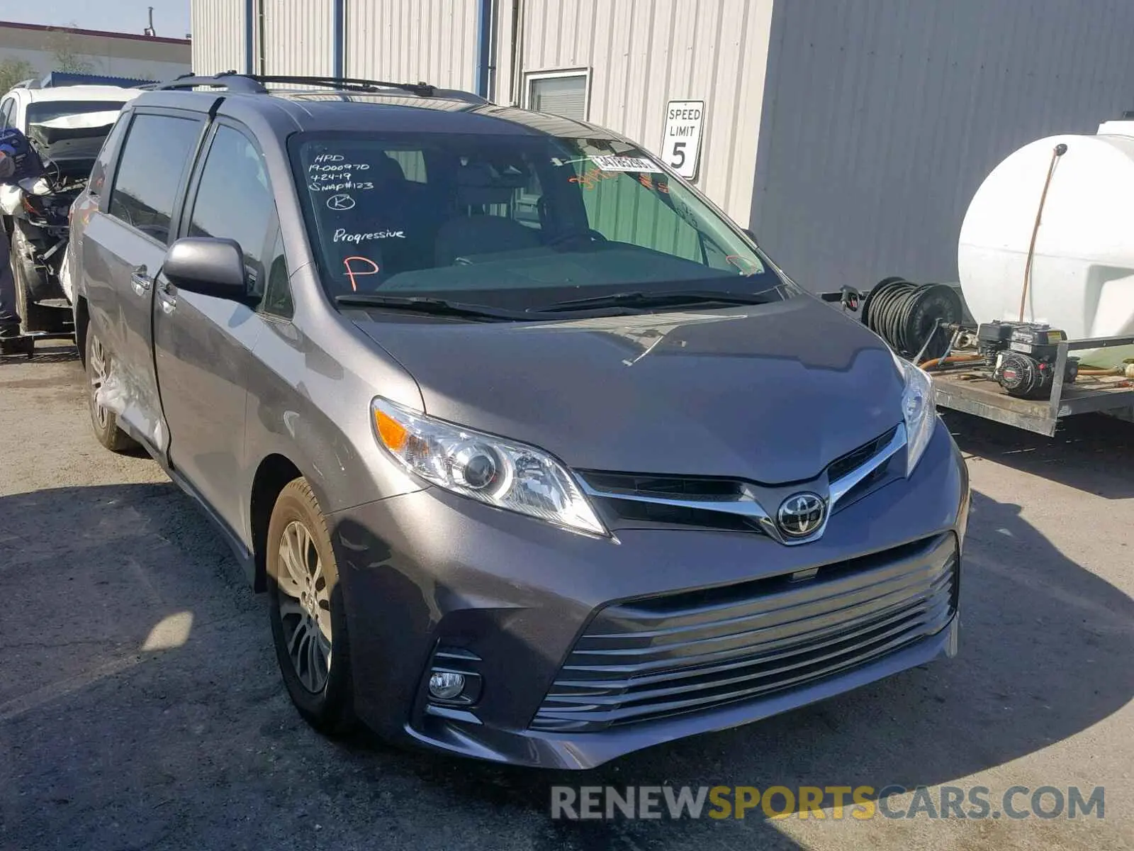 1 Photograph of a damaged car 5TDYZ3DC6KS968294 TOYOTA SIENNA LIM 2019