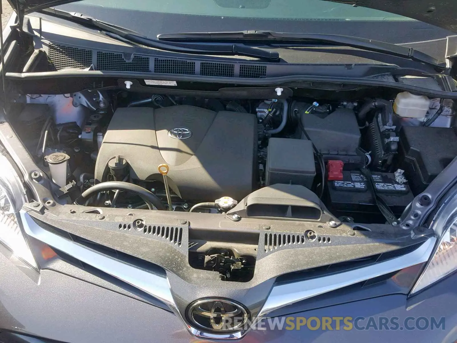7 Photograph of a damaged car 5TDYZ3DC6KS968294 TOYOTA SIENNA LIM 2019