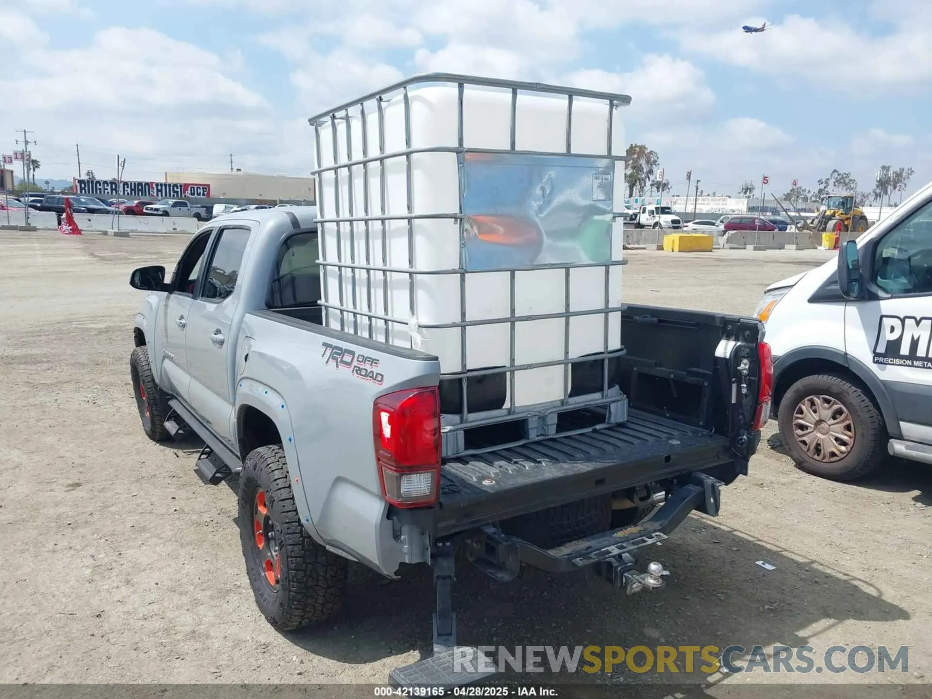 3 Фотография поврежденного автомобиля 3TMAZ5CN0KM089437 TOYOTA TACOMA 2019
