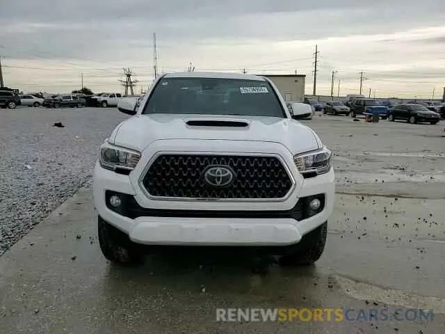 14 Photograph of a damaged car 3TMAZ5CN0KM095352 TOYOTA TACOMA 2019
