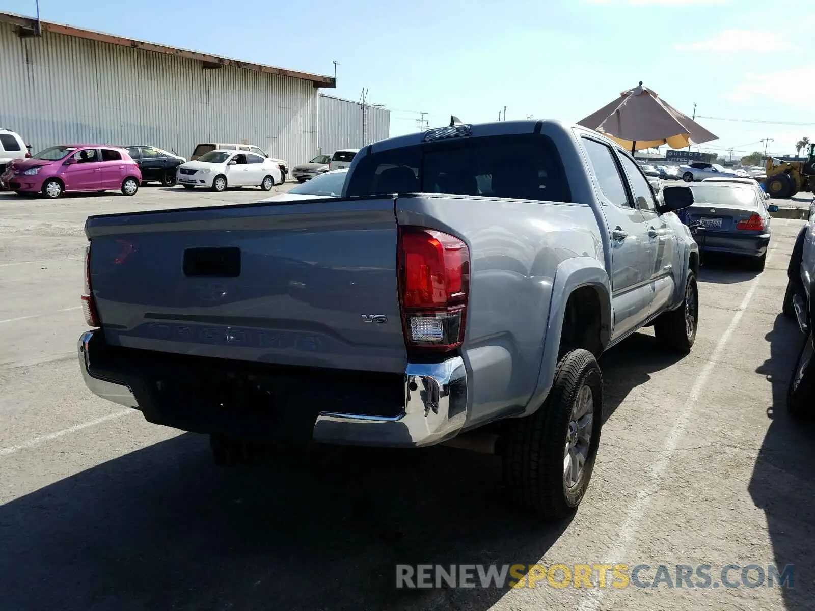 4 Photograph of a damaged car 3TMAZ5CN0KM099398 TOYOTA TACOMA 2019