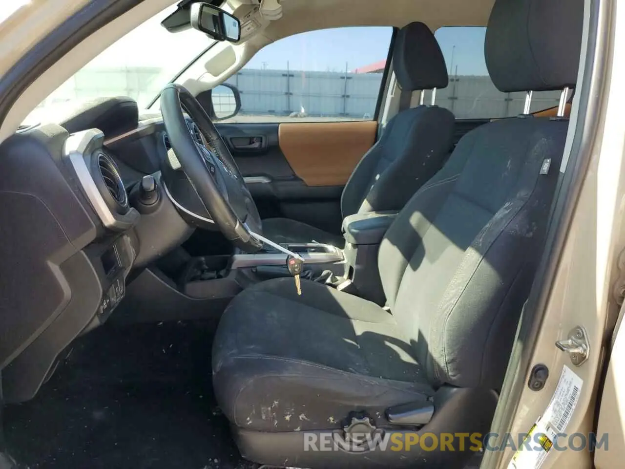 7 Photograph of a damaged car 3TMAZ5CN0KM103627 TOYOTA TACOMA 2019
