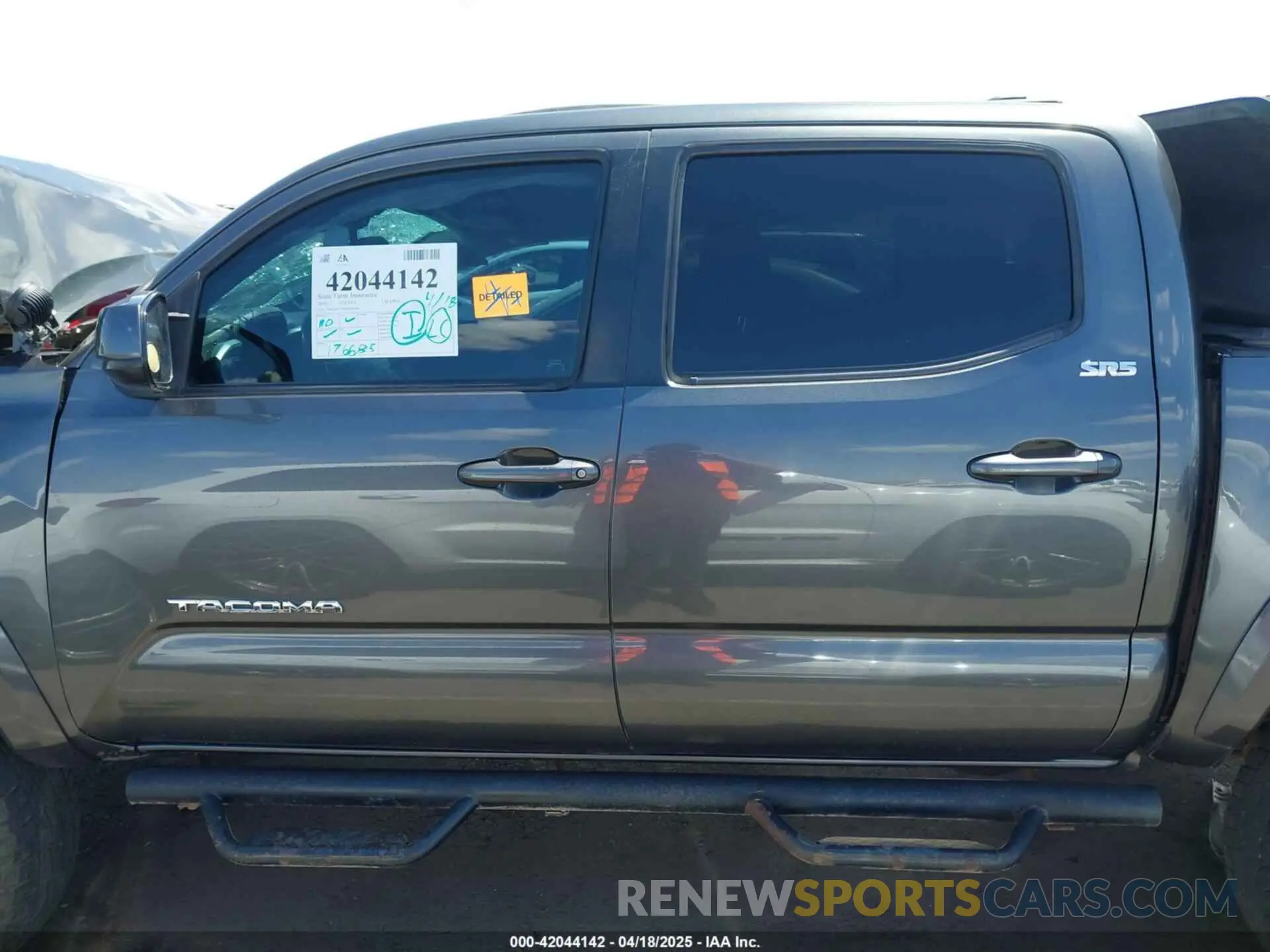 14 Photograph of a damaged car 3TMAZ5CN0KM104096 TOYOTA TACOMA 2019