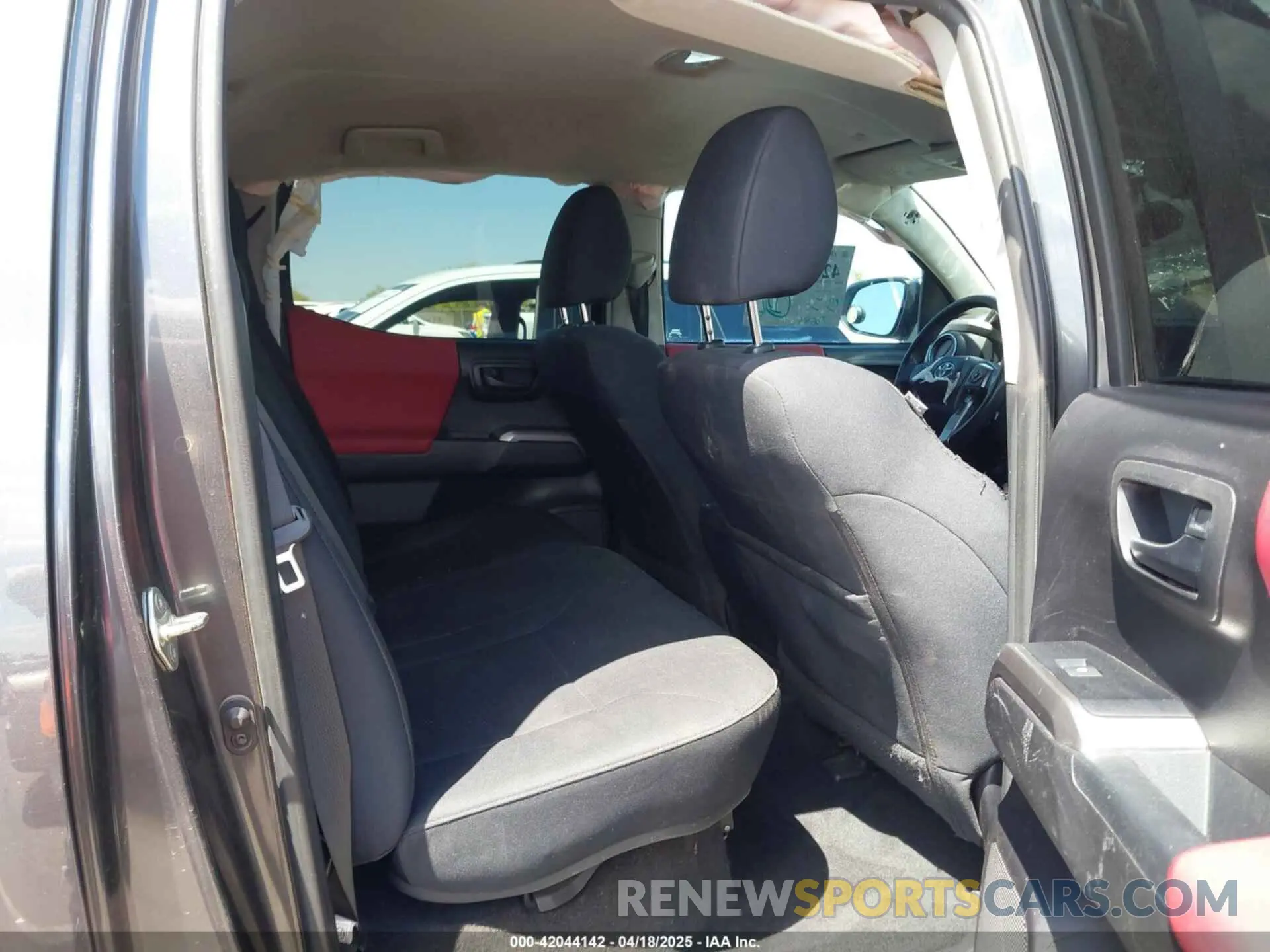 8 Photograph of a damaged car 3TMAZ5CN0KM104096 TOYOTA TACOMA 2019