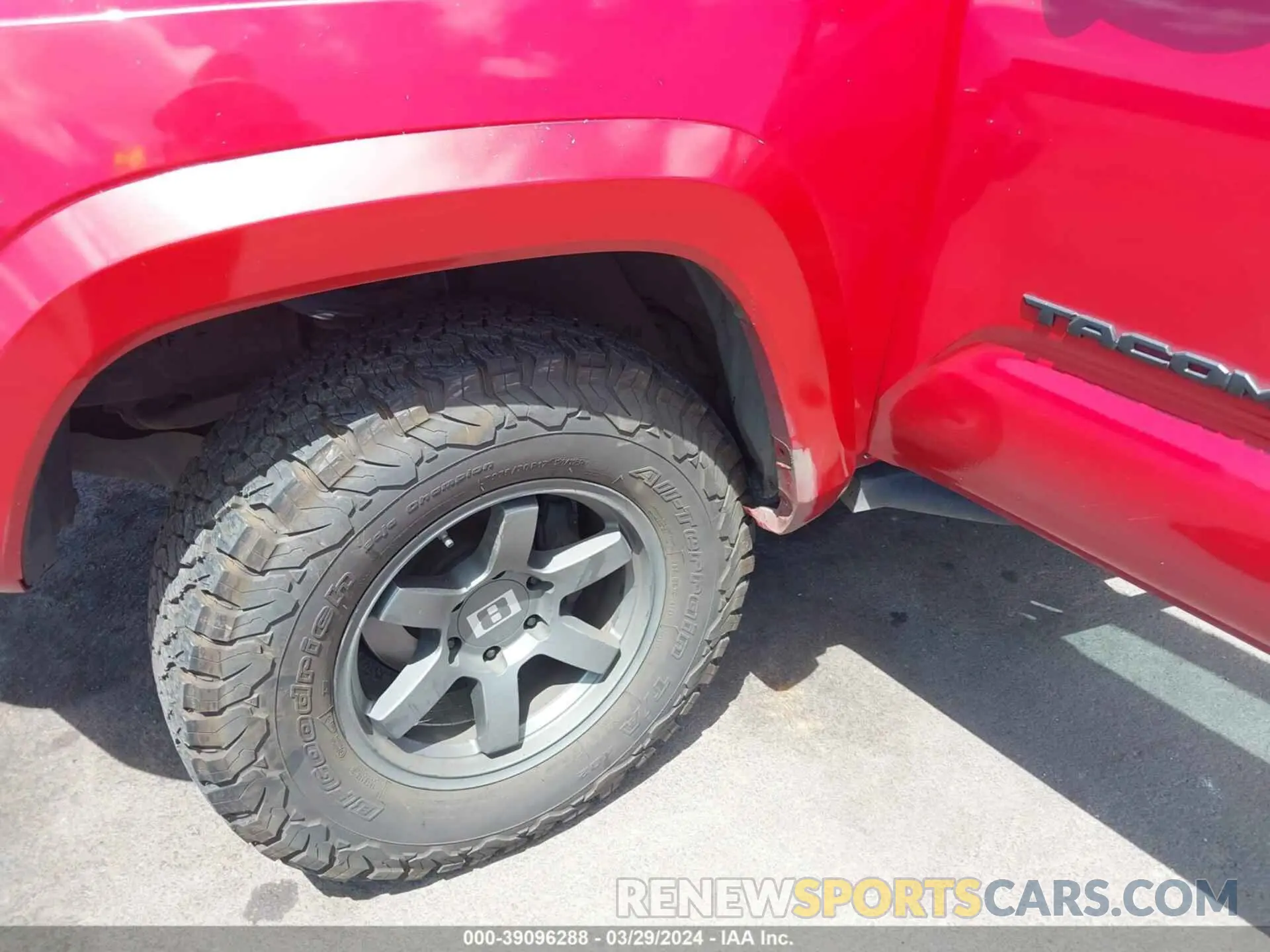 17 Photograph of a damaged car 3TMAZ5CN1KM102292 TOYOTA TACOMA 2019
