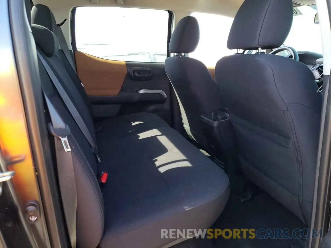 6 Photograph of a damaged car 3TMAZ5CN1KM110361 TOYOTA TACOMA 2019