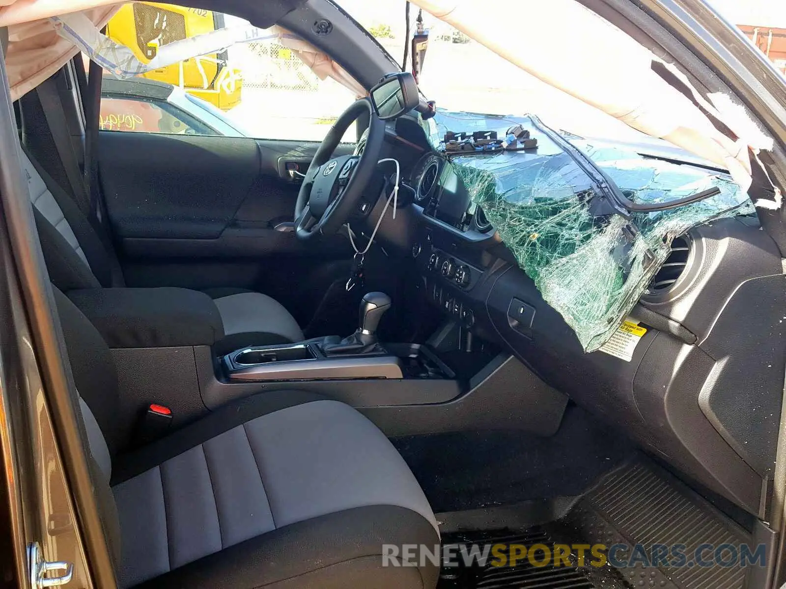 5 Photograph of a damaged car 3TMAZ5CN2KM091948 TOYOTA TACOMA 2019