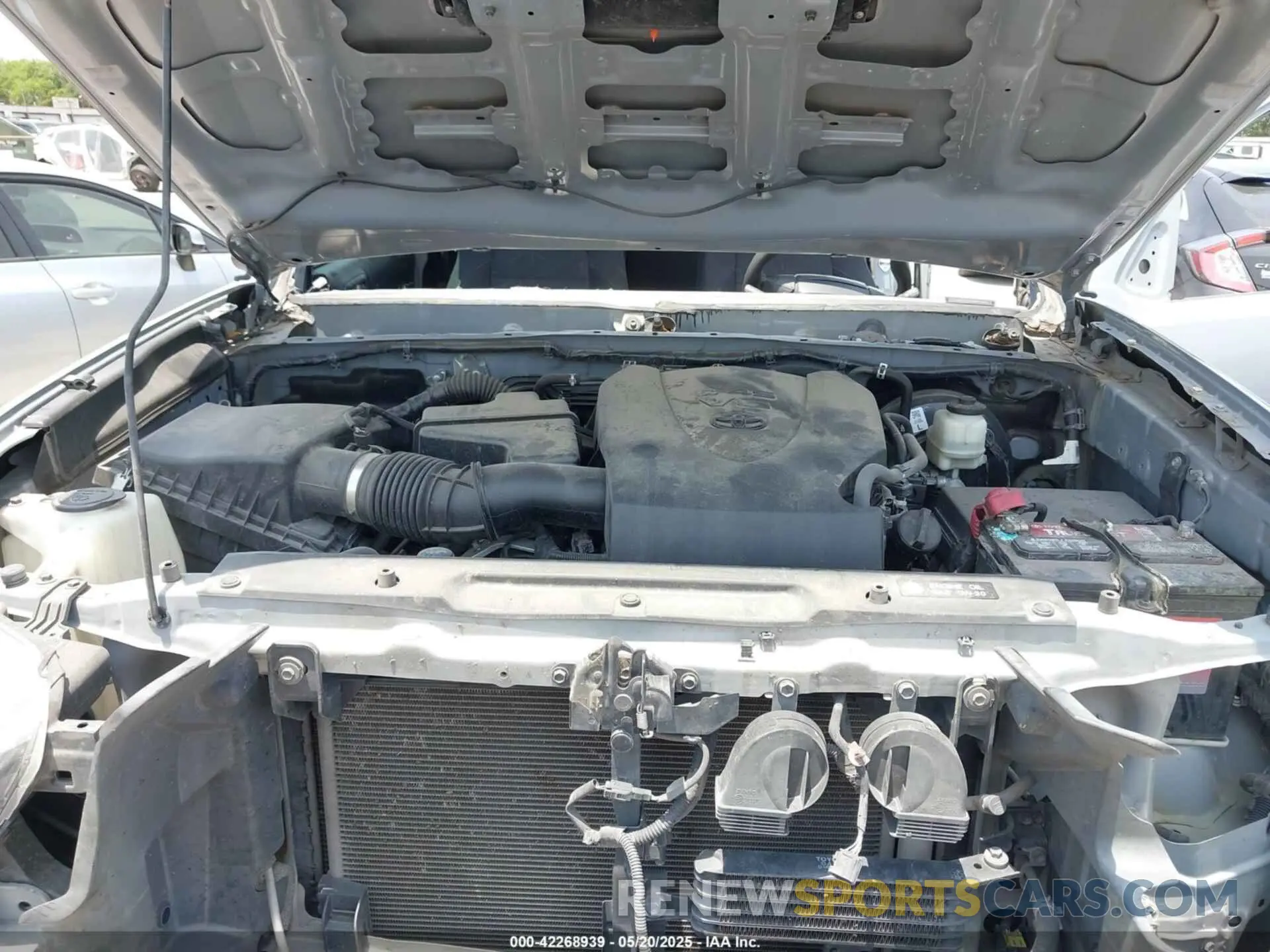 10 Фотография поврежденного автомобиля 3TMAZ5CN2KM096096 TOYOTA TACOMA 2019
