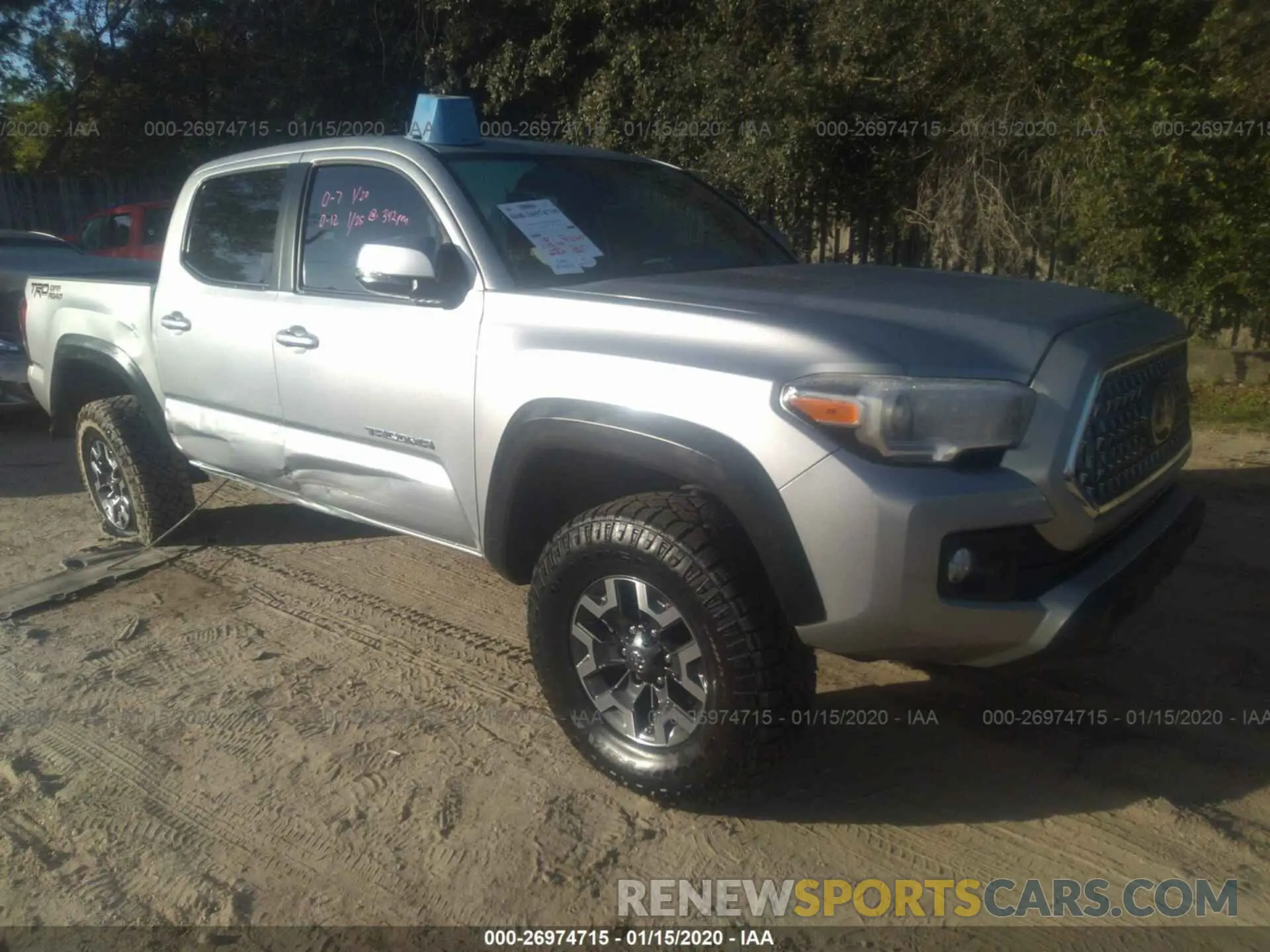 1 Photograph of a damaged car 3TMAZ5CN2KM101622 TOYOTA TACOMA 2019
