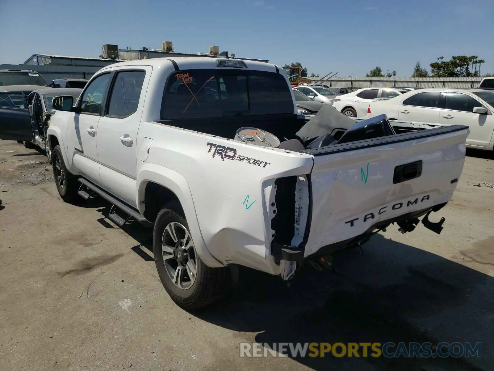3 Photograph of a damaged car 3TMAZ5CN2KM105931 TOYOTA TACOMA 2019