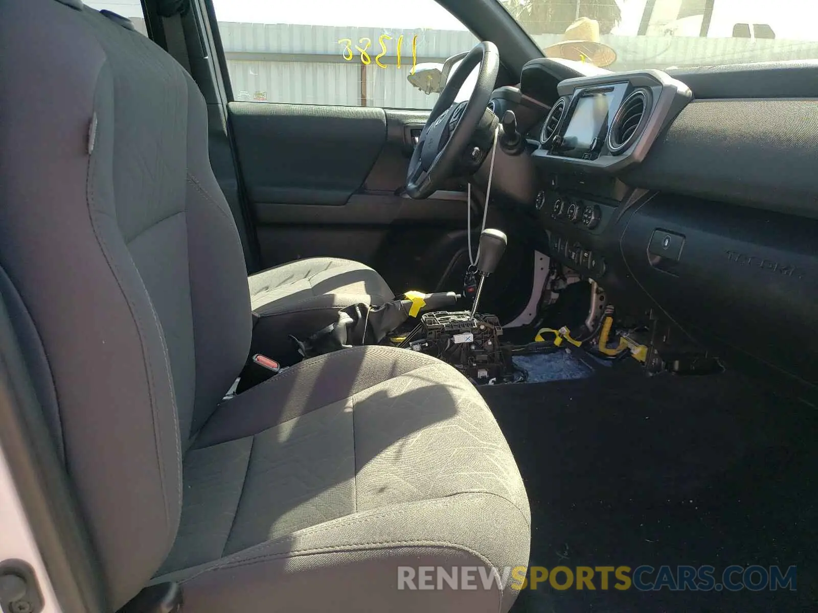 5 Photograph of a damaged car 3TMAZ5CN2KM105931 TOYOTA TACOMA 2019