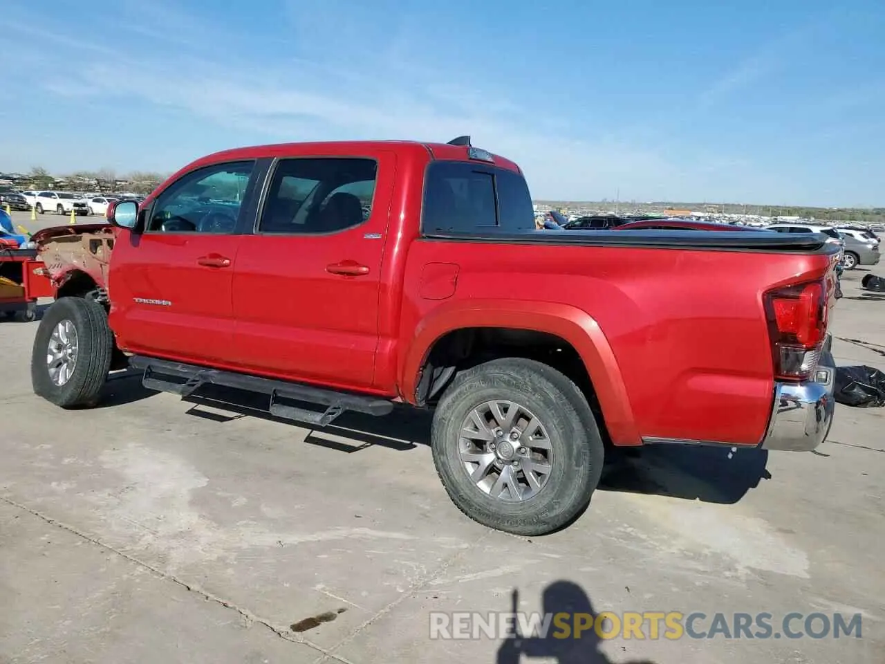 2 Photograph of a damaged car 3TMAZ5CN3KM083647 TOYOTA TACOMA 2019