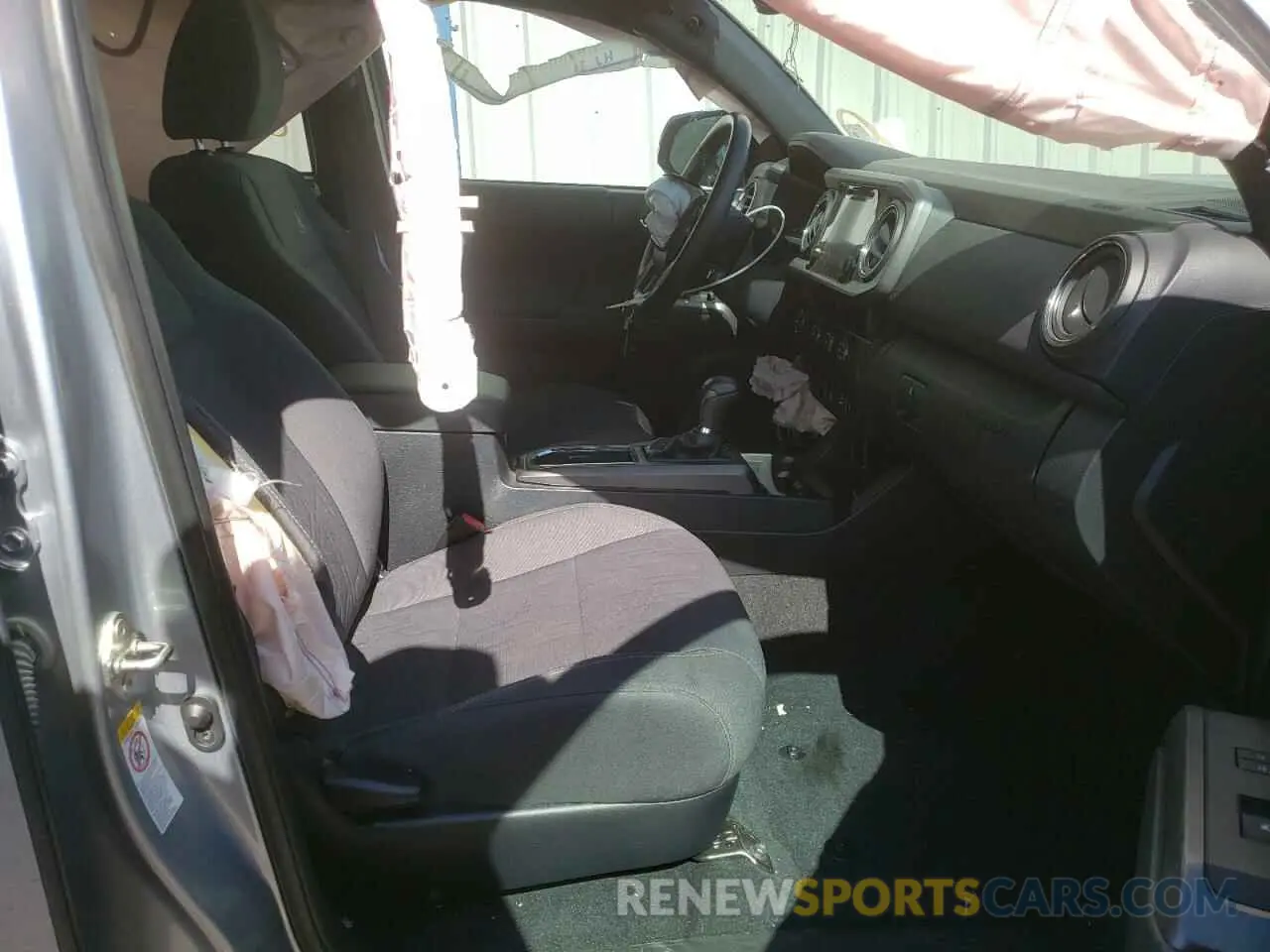 5 Photograph of a damaged car 3TMAZ5CN3KM097189 TOYOTA TACOMA 2019