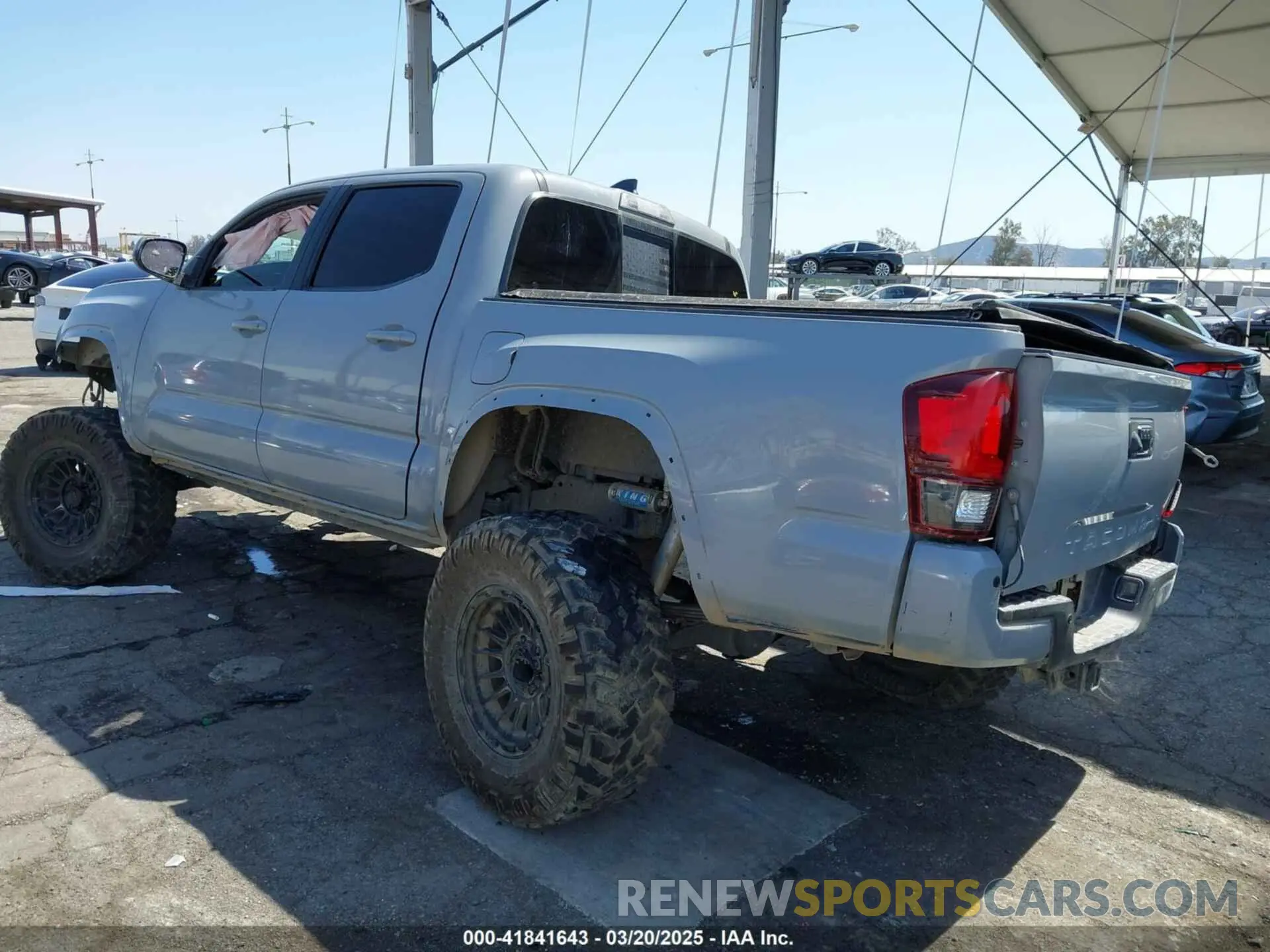 3 Photograph of a damaged car 3TMAZ5CN4KM081129 TOYOTA TACOMA 2019