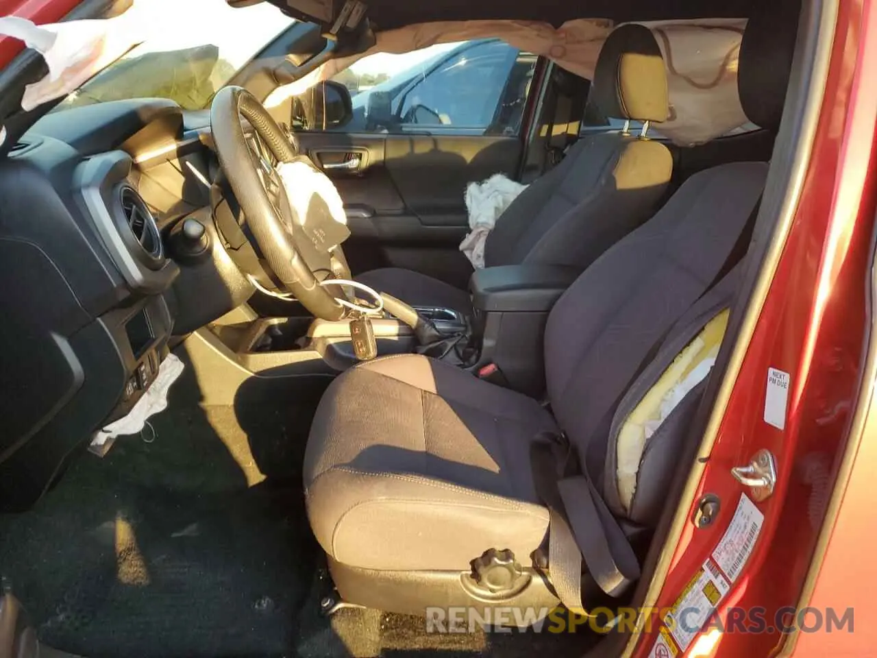 7 Photograph of a damaged car 3TMAZ5CN4KM090235 TOYOTA TACOMA 2019