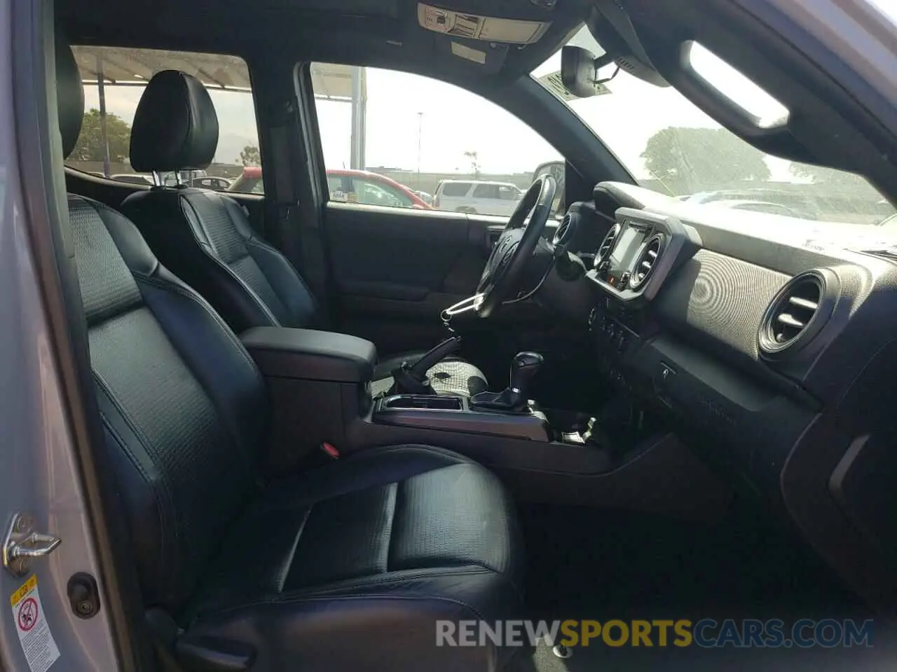 5 Photograph of a damaged car 3TMAZ5CN4KM091708 TOYOTA TACOMA 2019
