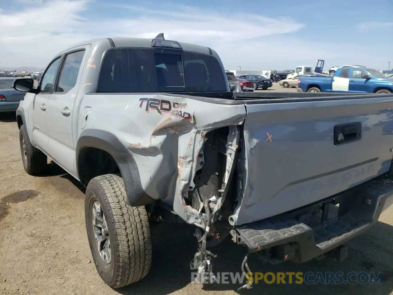 9 Photograph of a damaged car 3TMAZ5CN4KM091708 TOYOTA TACOMA 2019