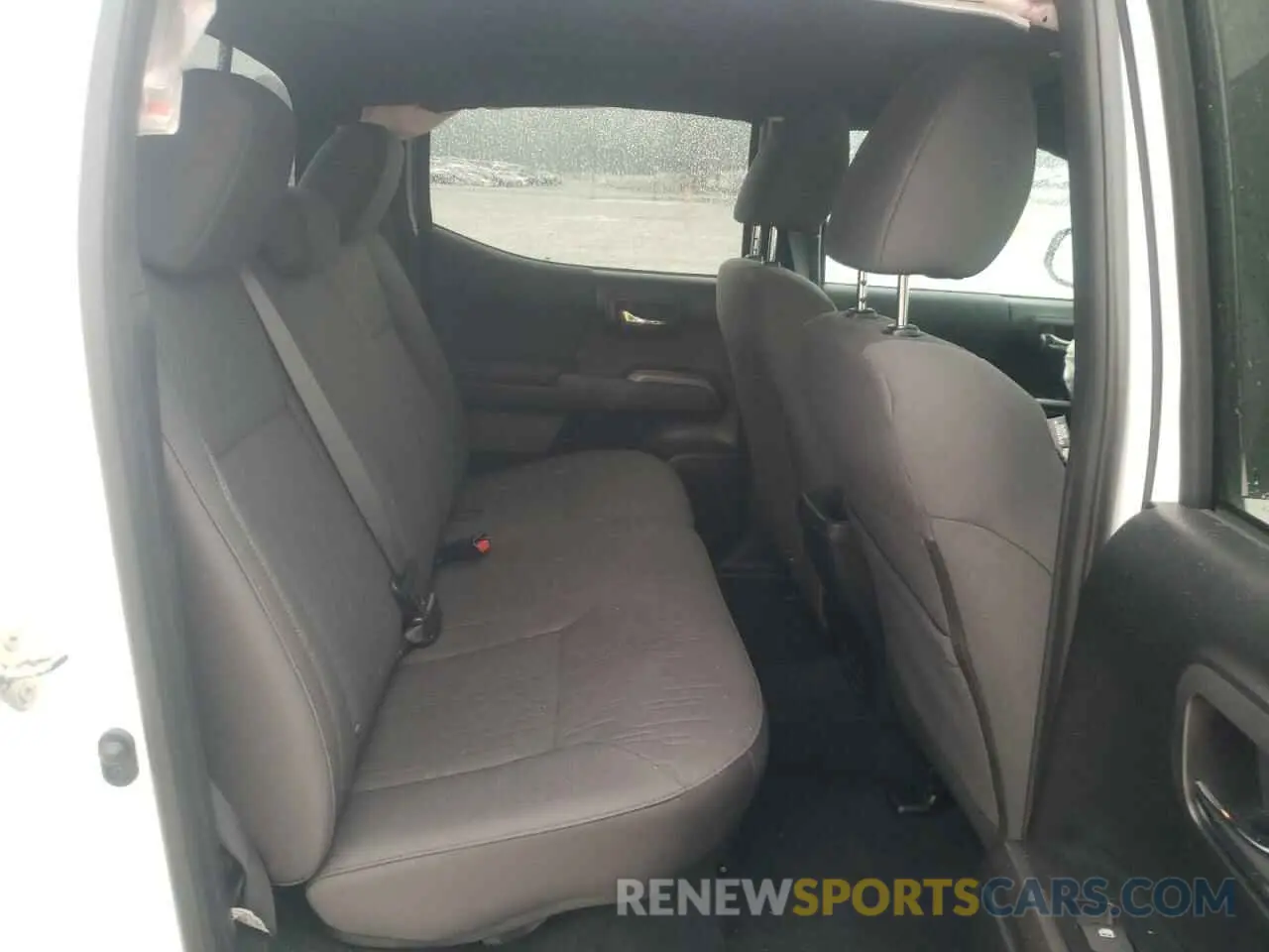 6 Photograph of a damaged car 3TMAZ5CN4KM105722 TOYOTA TACOMA 2019