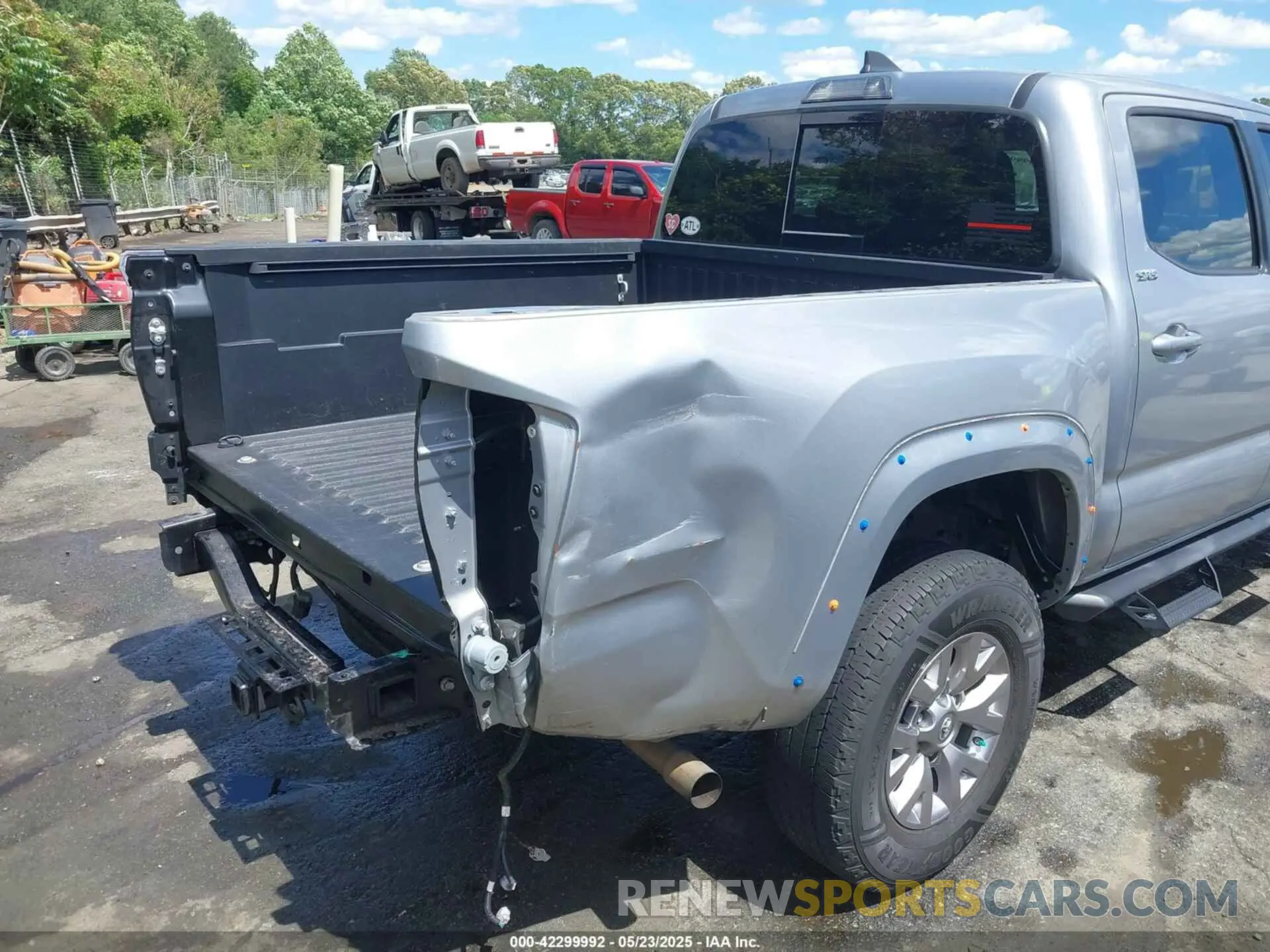 18 Фотография поврежденного автомобиля 3TMAZ5CN5KM081947 TOYOTA TACOMA 2019