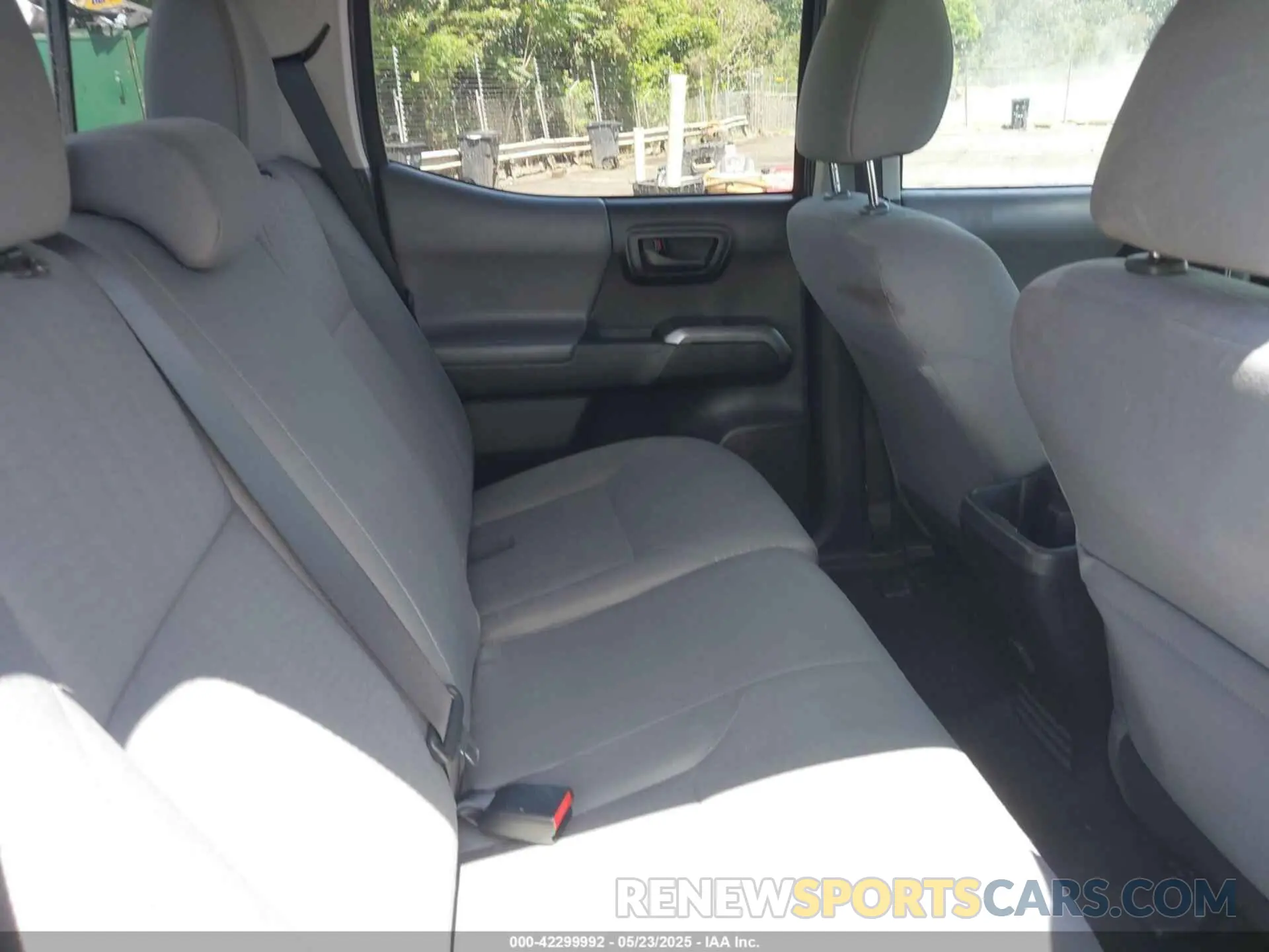 8 Фотография поврежденного автомобиля 3TMAZ5CN5KM081947 TOYOTA TACOMA 2019