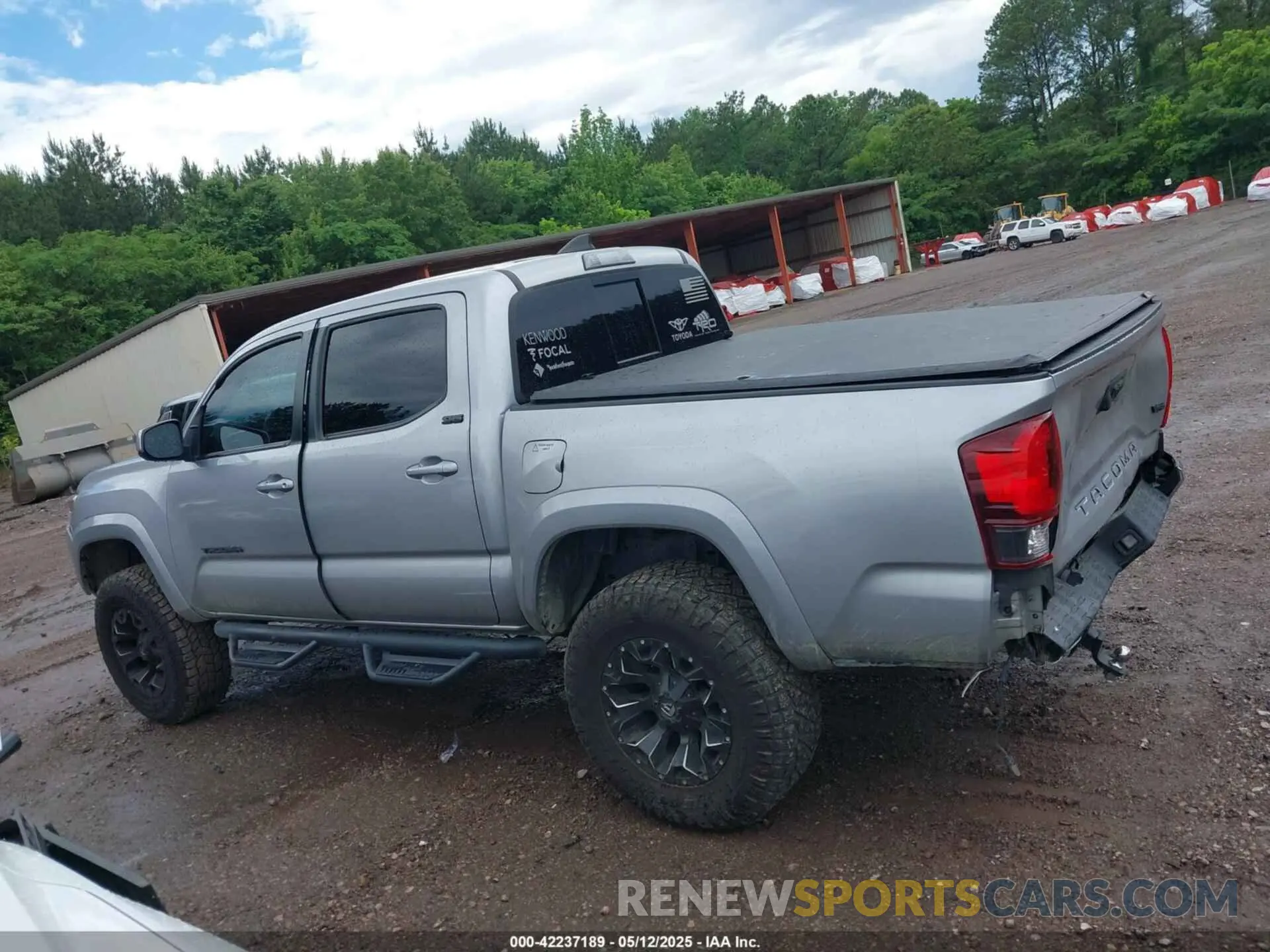 14 Photograph of a damaged car 3TMAZ5CN5KM095427 TOYOTA TACOMA 2019