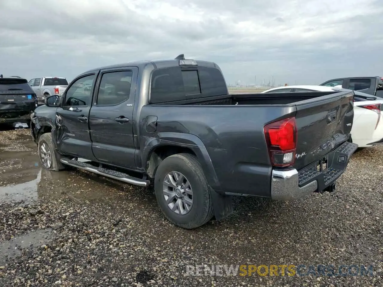 2 Photograph of a damaged car 3TMAZ5CN5KM101209 TOYOTA TACOMA 2019