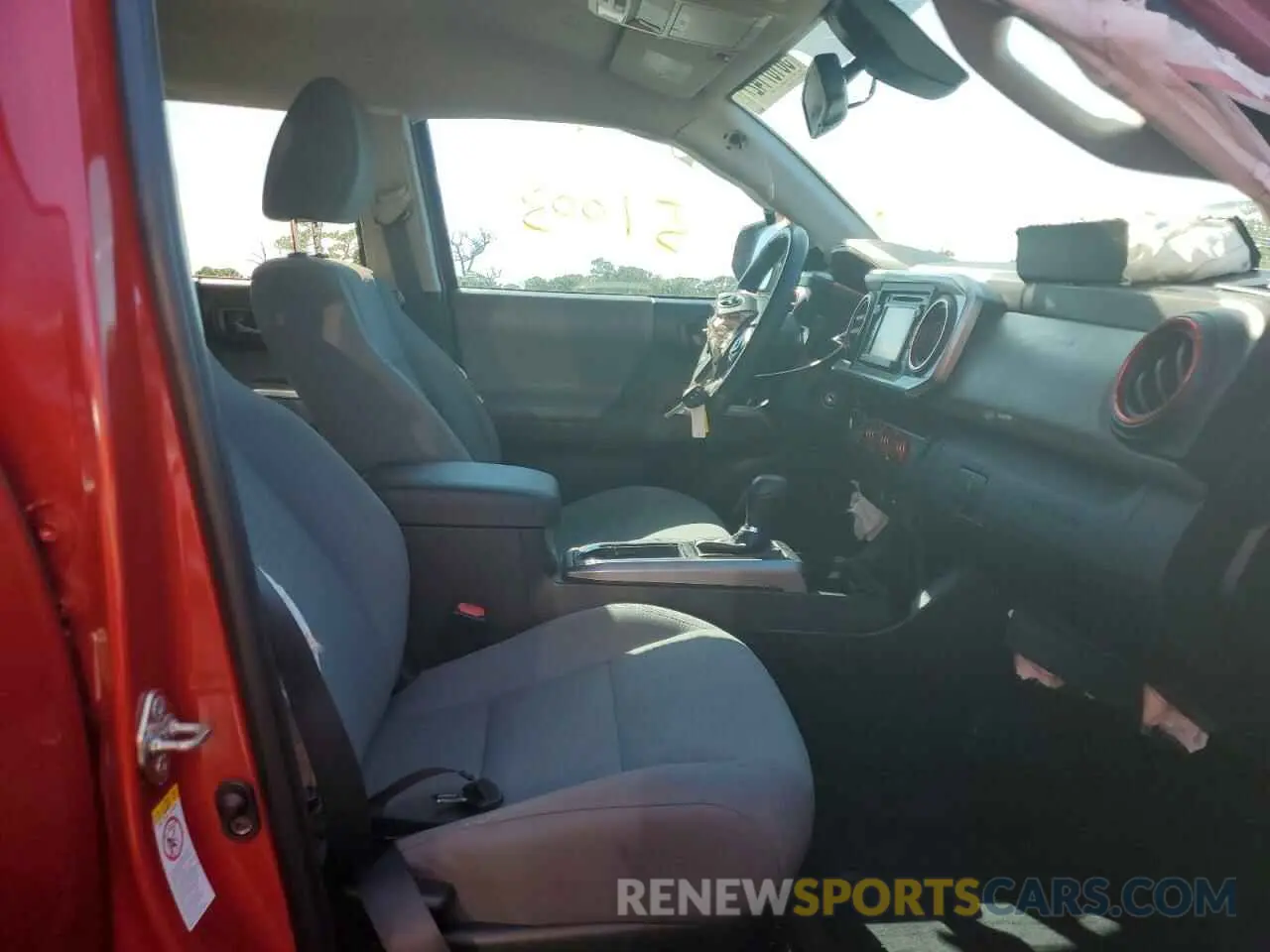 5 Фотография поврежденного автомобиля 3TMAZ5CN5KM101887 TOYOTA TACOMA 2019