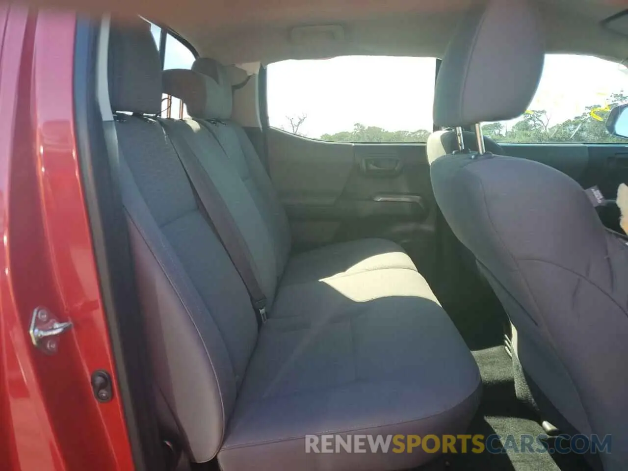 6 Фотография поврежденного автомобиля 3TMAZ5CN5KM101887 TOYOTA TACOMA 2019