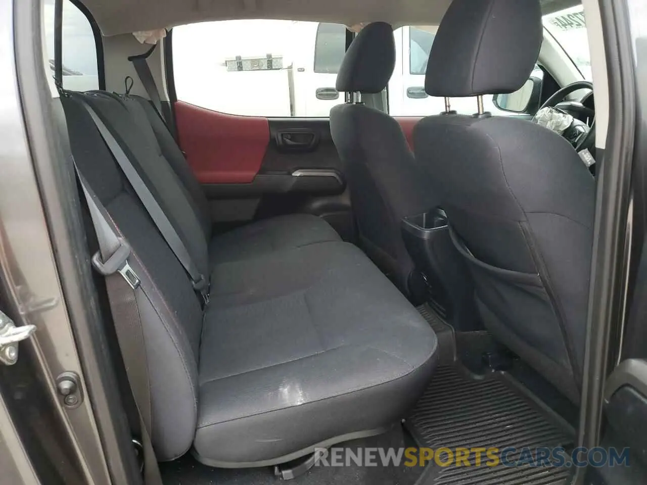 10 Photograph of a damaged car 3TMAZ5CN5KM103056 TOYOTA TACOMA 2019