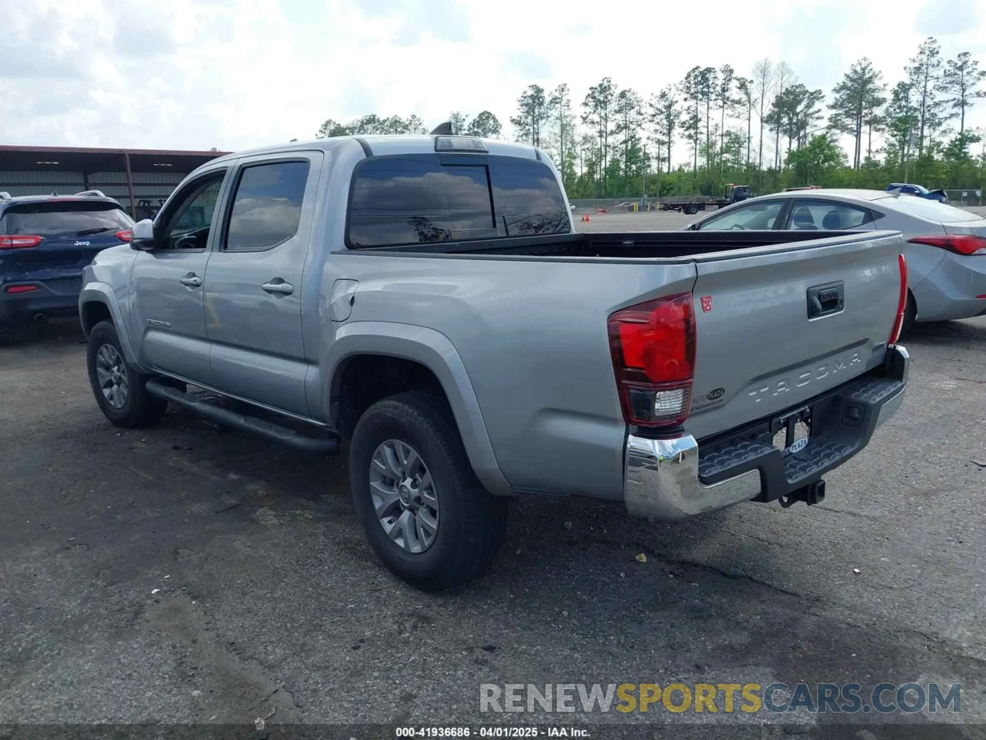 3 Photograph of a damaged car 3TMAZ5CN5KM103574 TOYOTA TACOMA 2019