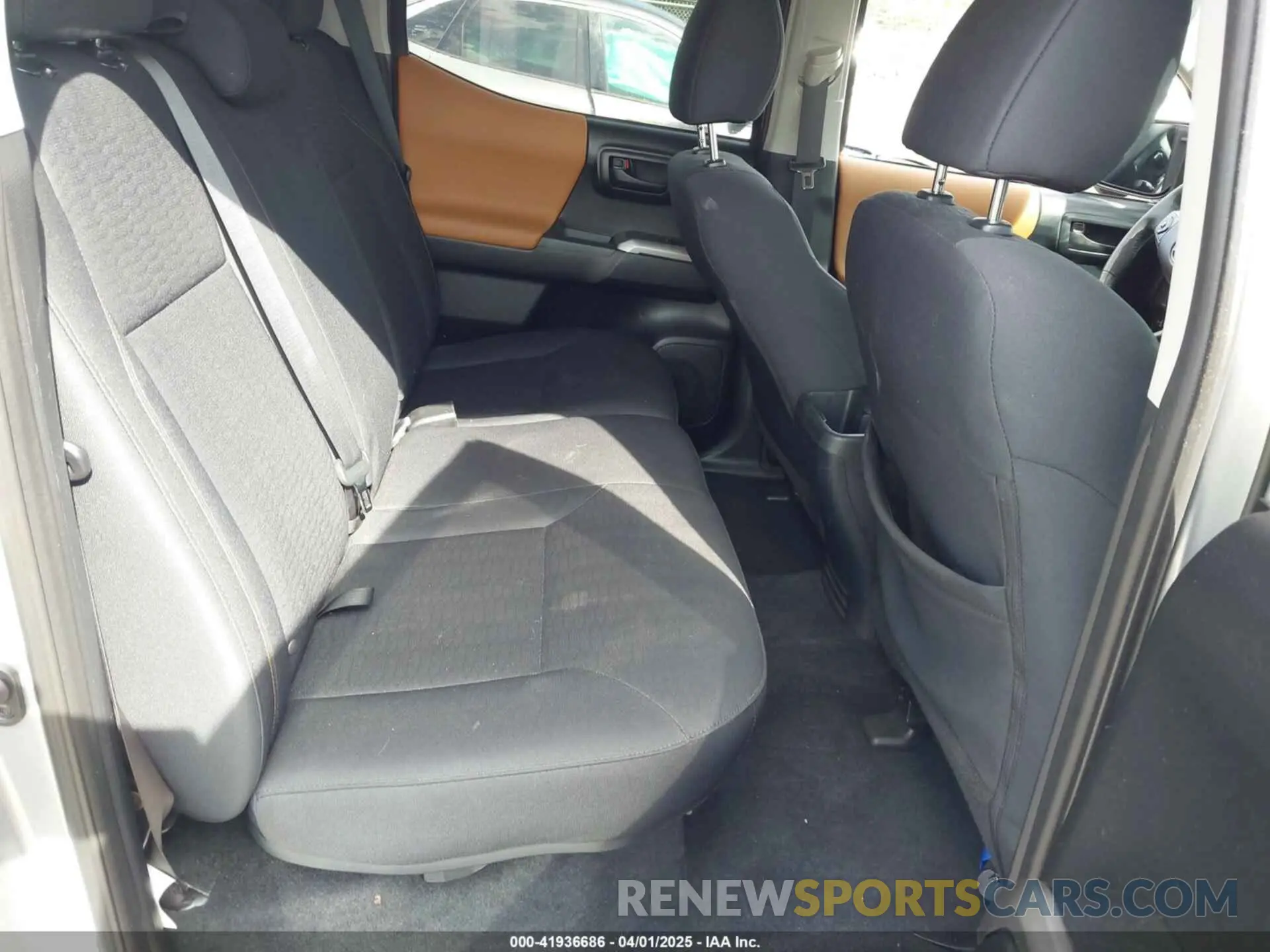 8 Photograph of a damaged car 3TMAZ5CN5KM103574 TOYOTA TACOMA 2019